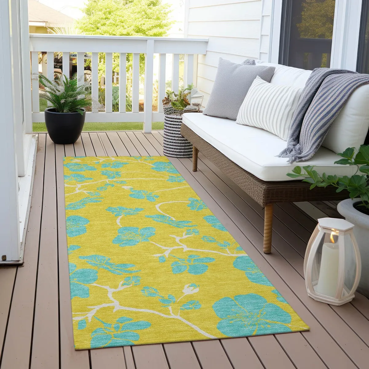 Machine Washable Indoor/ Outdoor Floral Zen Chantille Rug