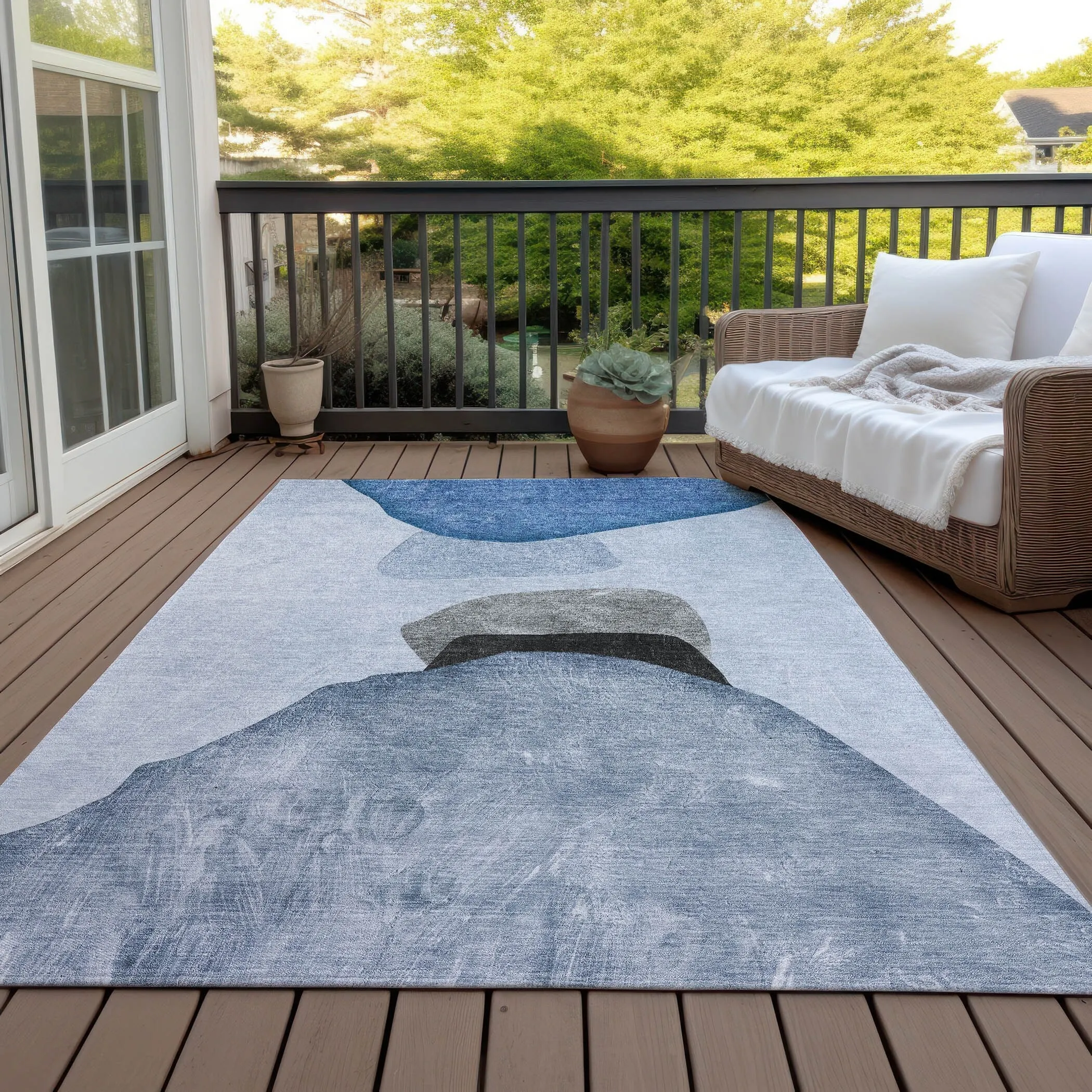 Machine Washable Indoor/ Outdoor Modern Abstract Chantille Rug