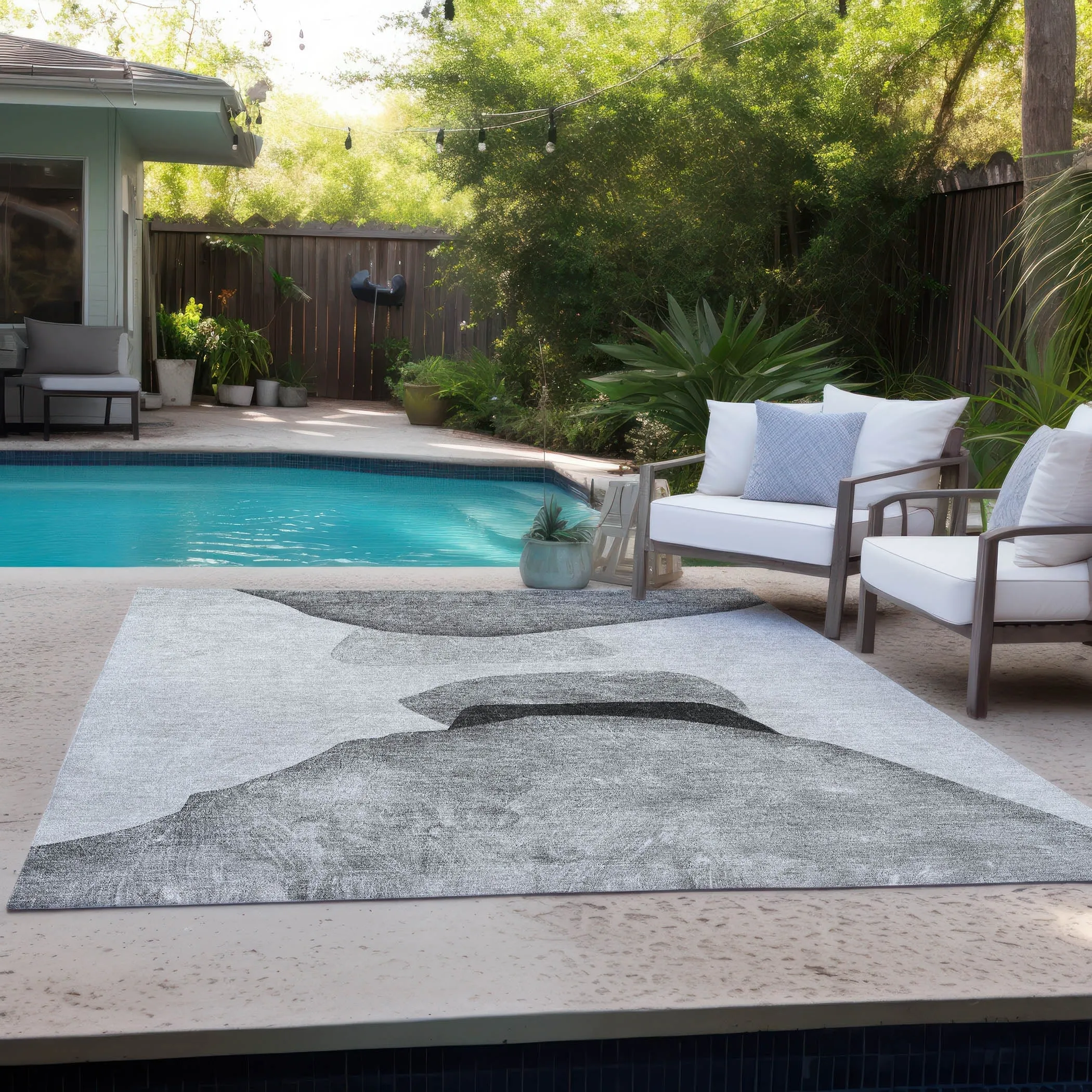 Machine Washable Indoor/ Outdoor Modern Abstract Chantille Rug