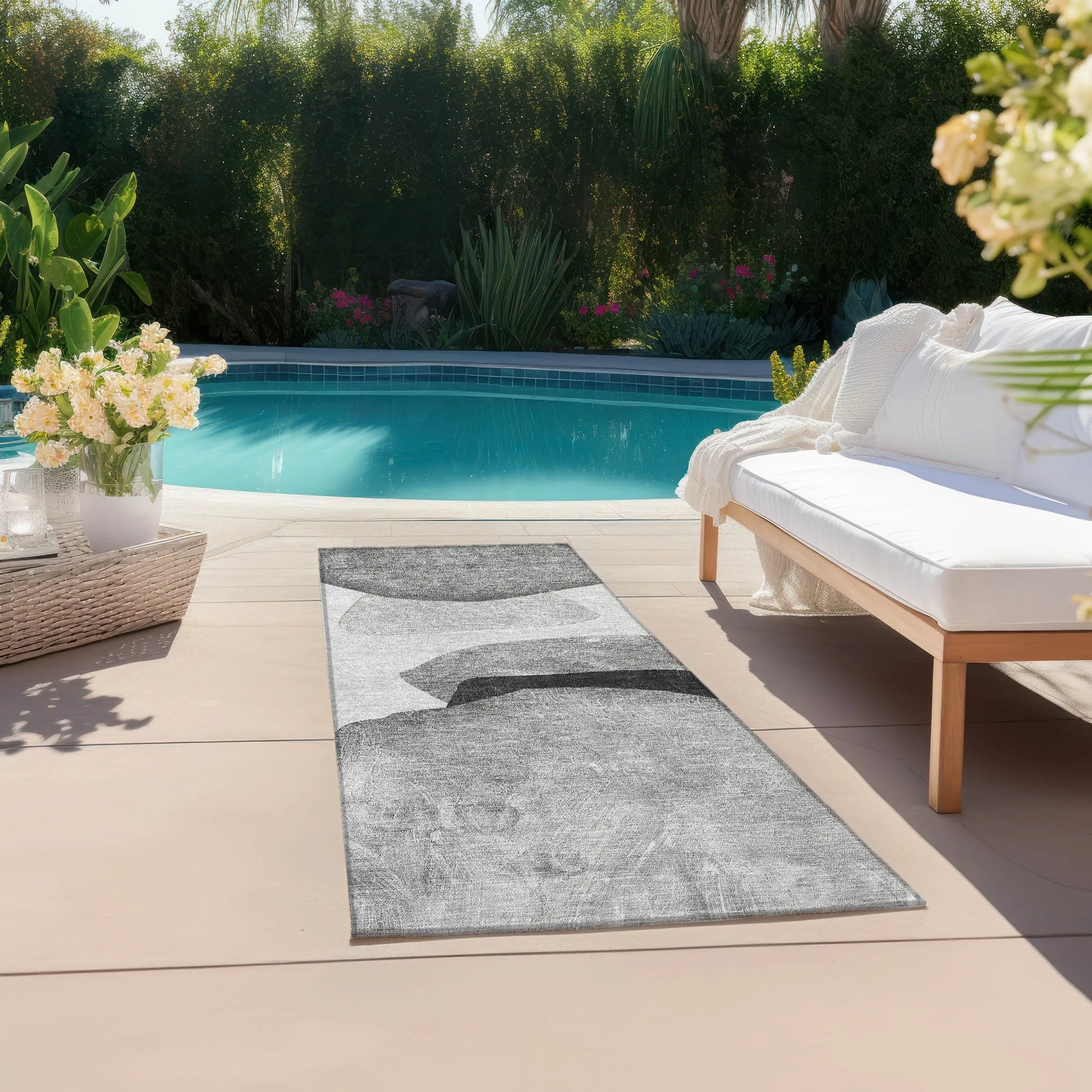 Machine Washable Indoor/ Outdoor Modern Abstract Chantille Rug