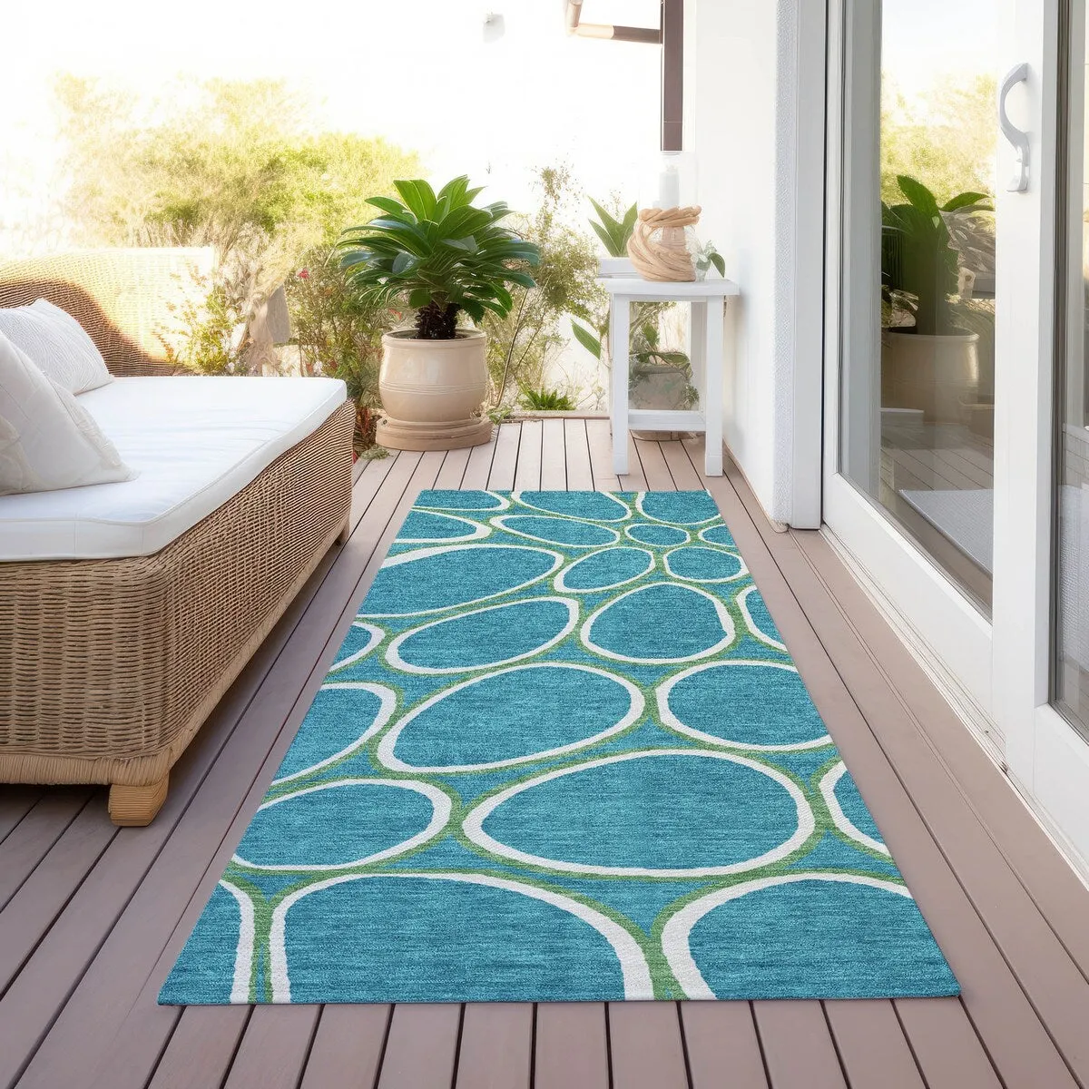 Machine Washable Indoor/ Outdoor Modern Bubbles Chantille Rug