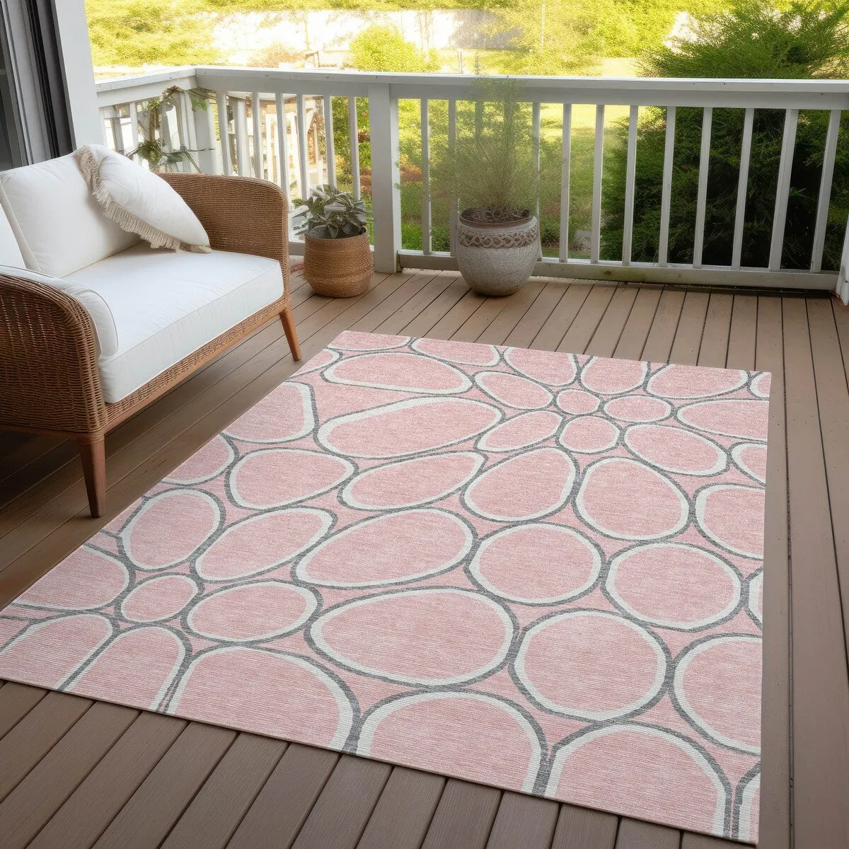 Machine Washable Indoor/ Outdoor Modern Bubbles Chantille Rug