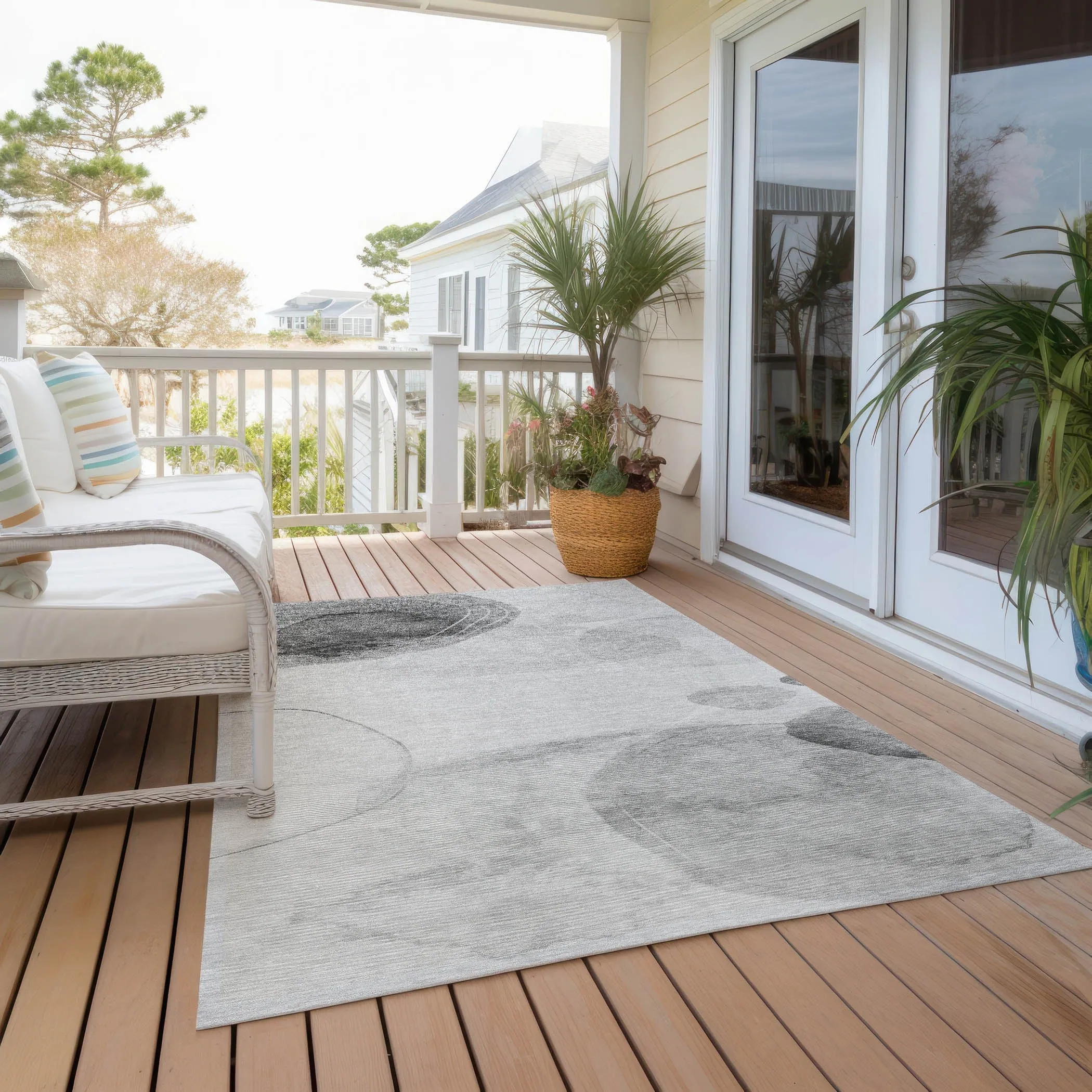 Machine Washable Indoor/ Outdoor Modern Chantille Rug