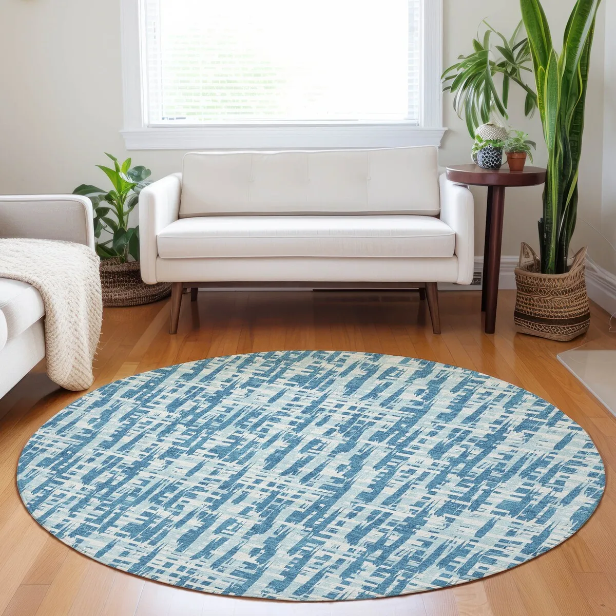 Machine Washable Indoor/ Outdoor Modern Crosshatch Chantille Rug