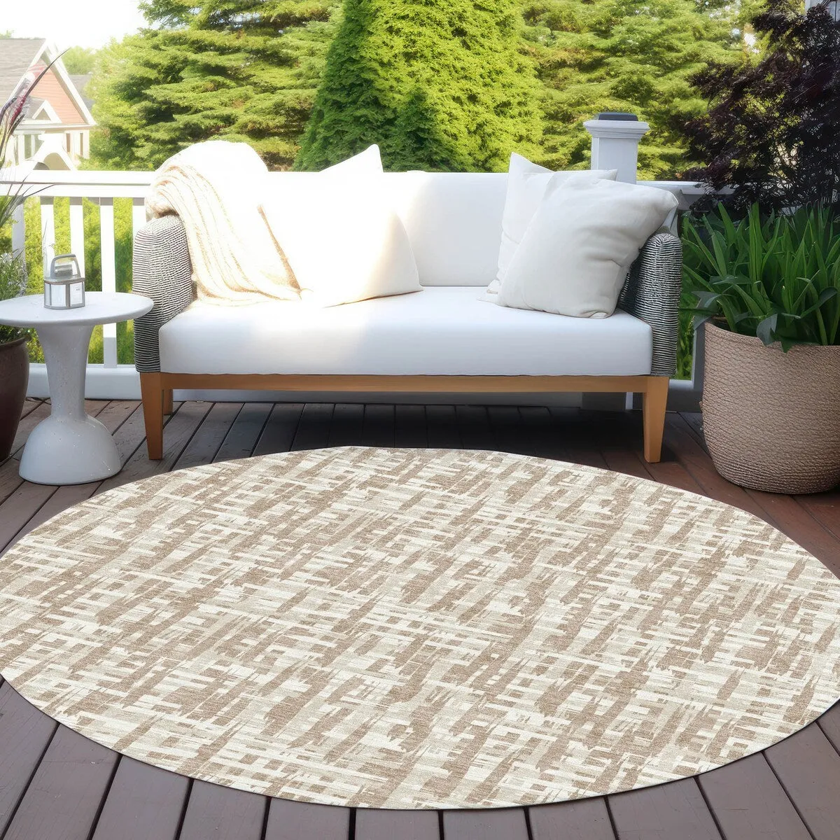 Machine Washable Indoor/ Outdoor Modern Crosshatch Chantille Rug