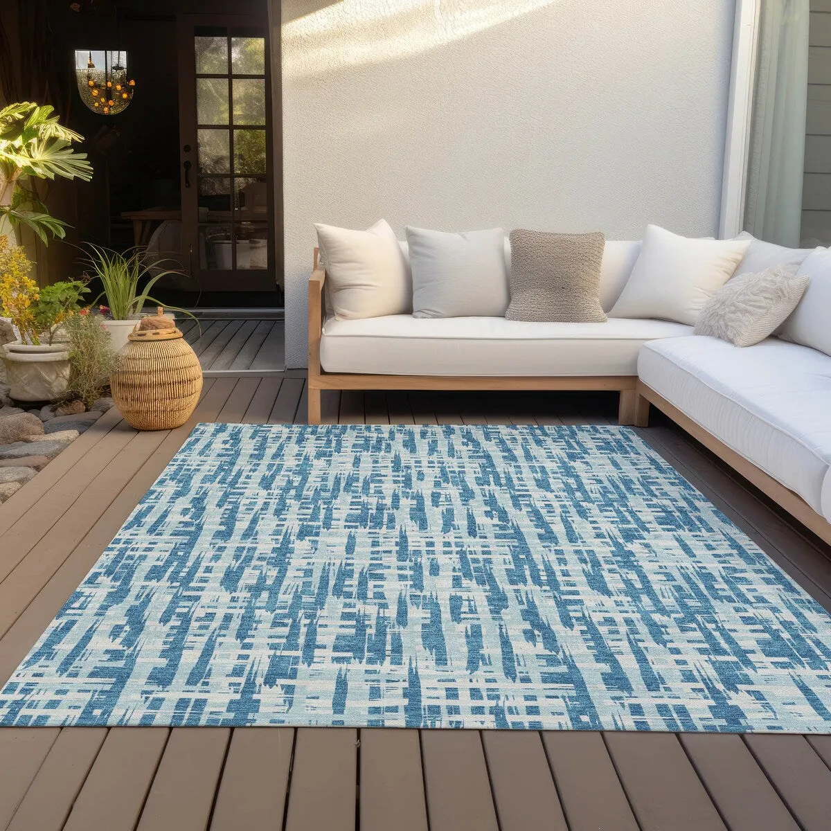 Machine Washable Indoor/ Outdoor Modern Crosshatch Chantille Rug