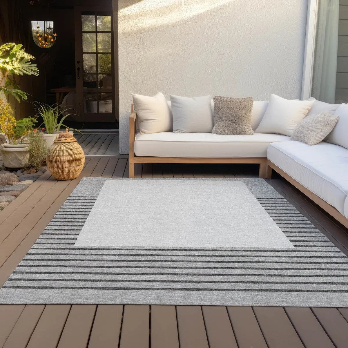 Machine Washable Indoor/ Outdoor Modern Deco Chantille Rug