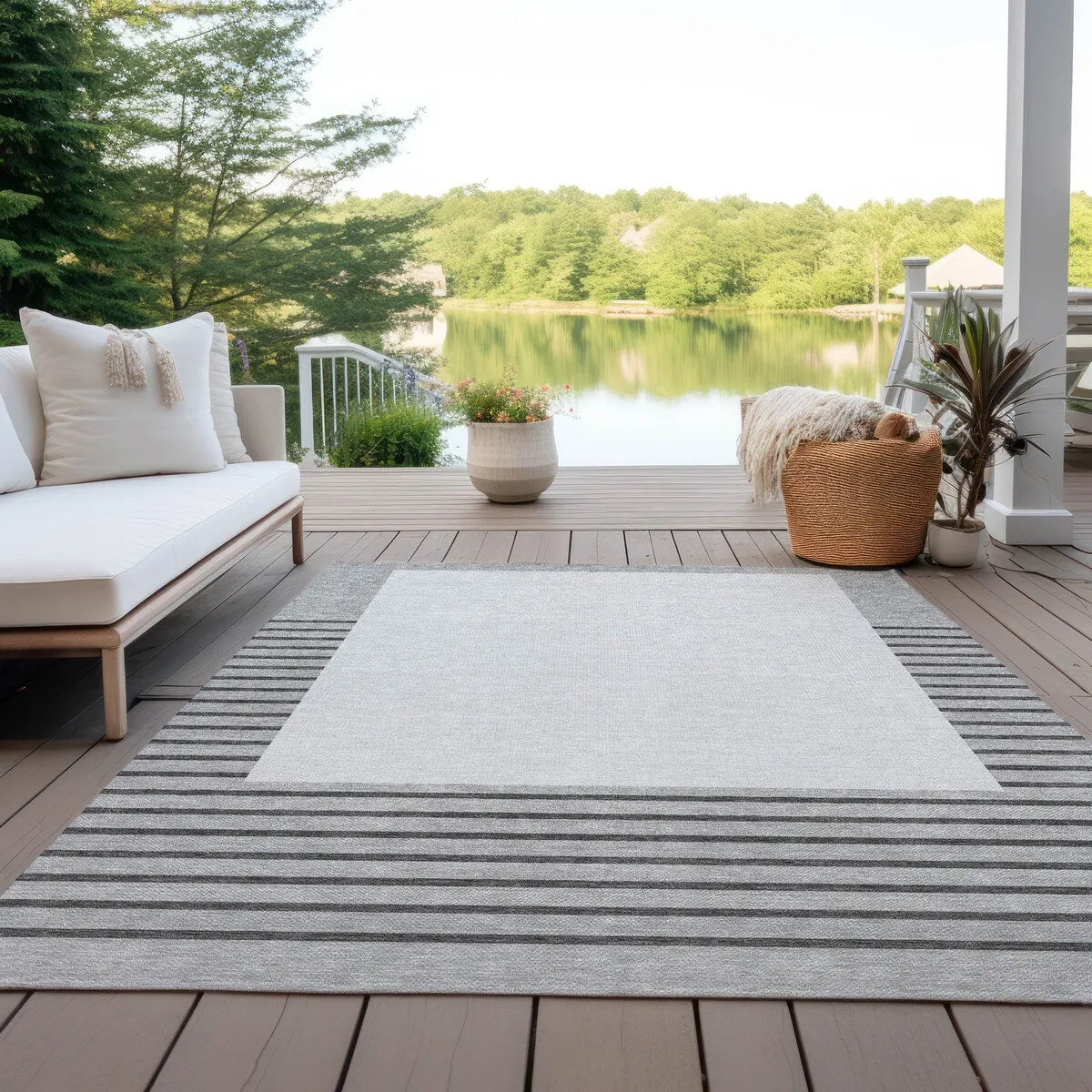 Machine Washable Indoor/ Outdoor Modern Deco Chantille Rug