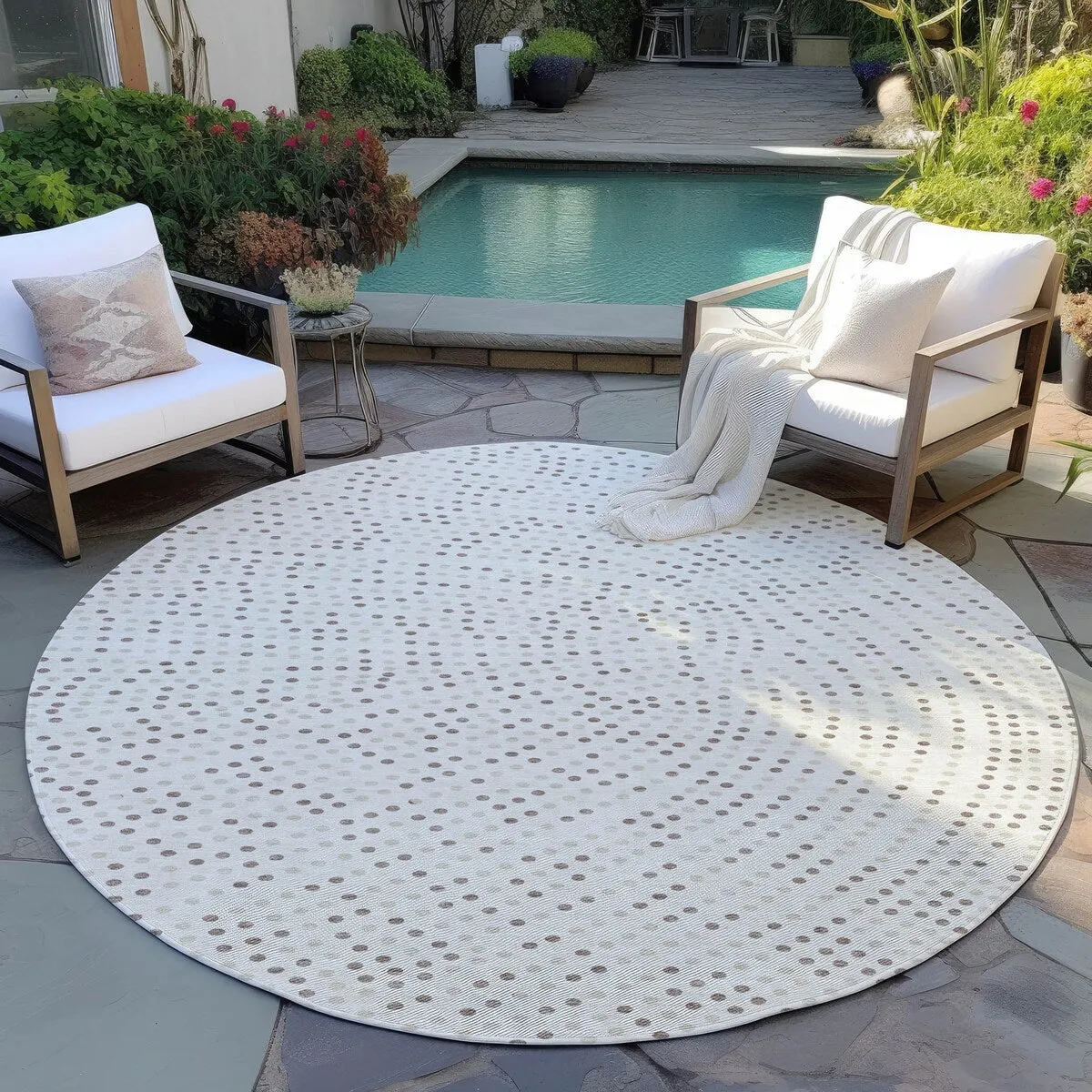 Machine Washable Indoor/ Outdoor Modern Dotty Chantille Rug