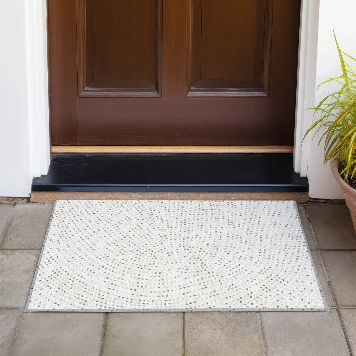 Machine Washable Indoor/ Outdoor Modern Dotty Chantille Rug