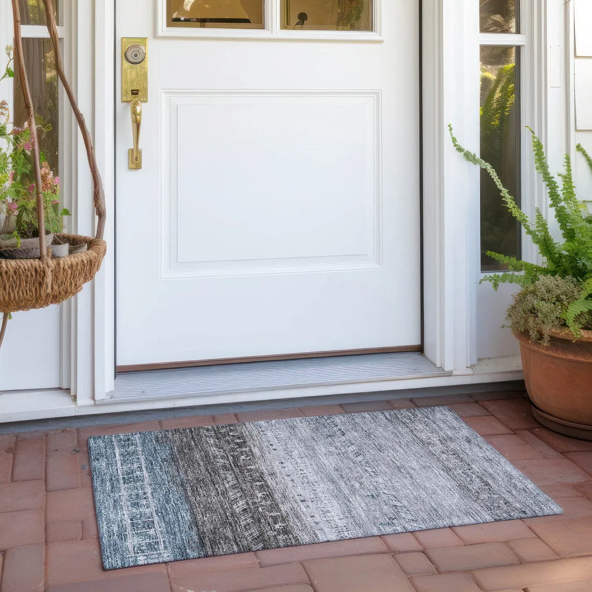 Machine Washable Indoor/ Outdoor Modern Global Chantille Rug
