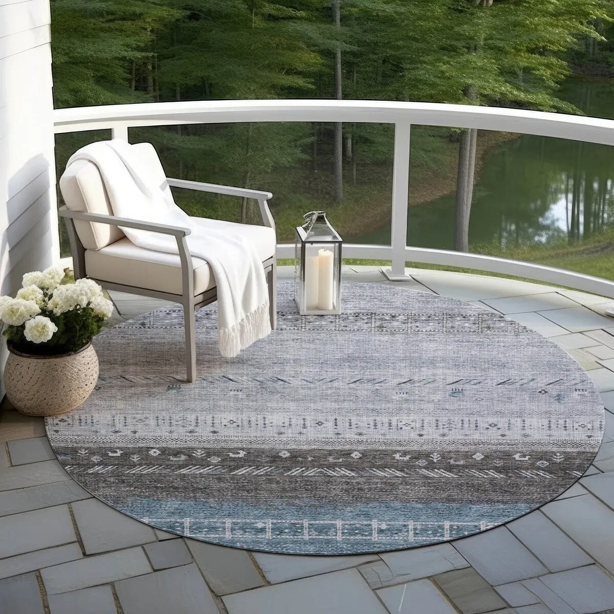 Machine Washable Indoor/ Outdoor Modern Global Chantille Rug