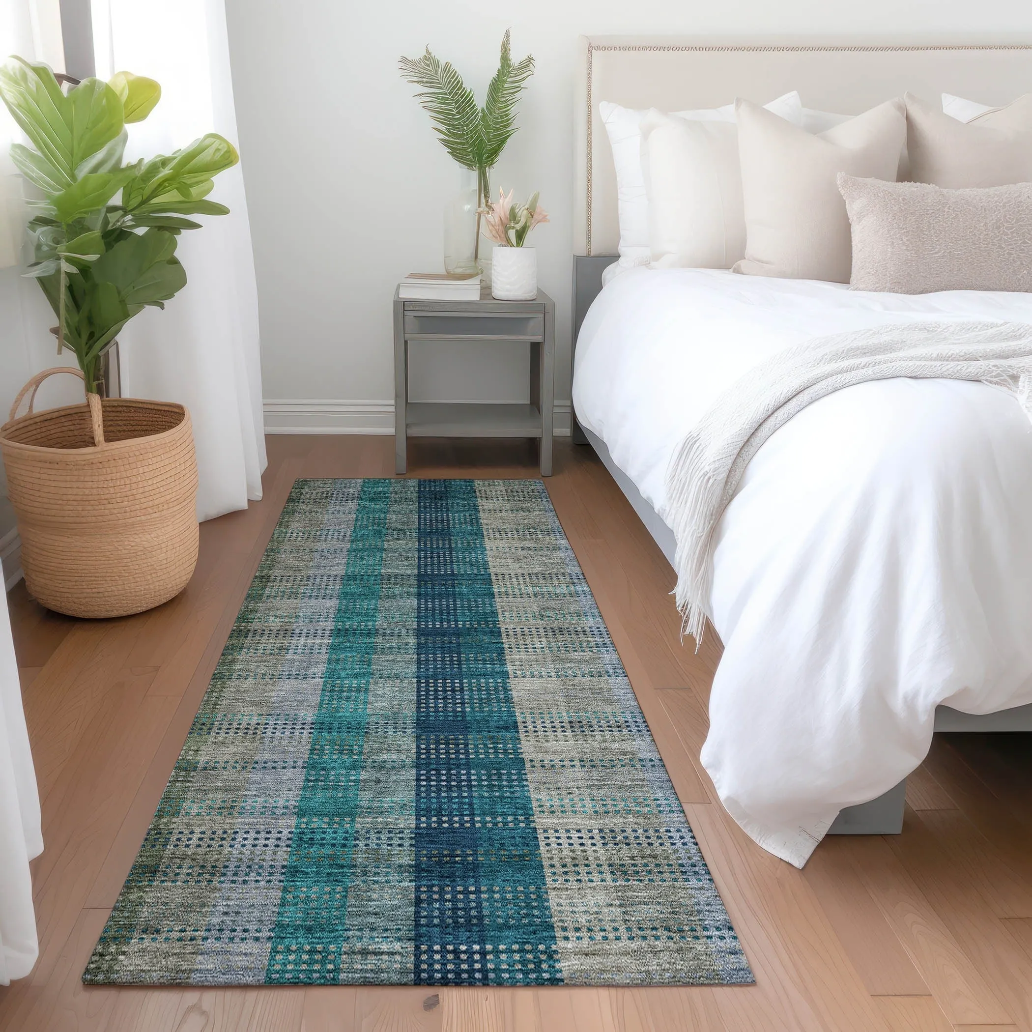 Machine Washable Indoor/ Outdoor Modern Plaid Chantille Rug