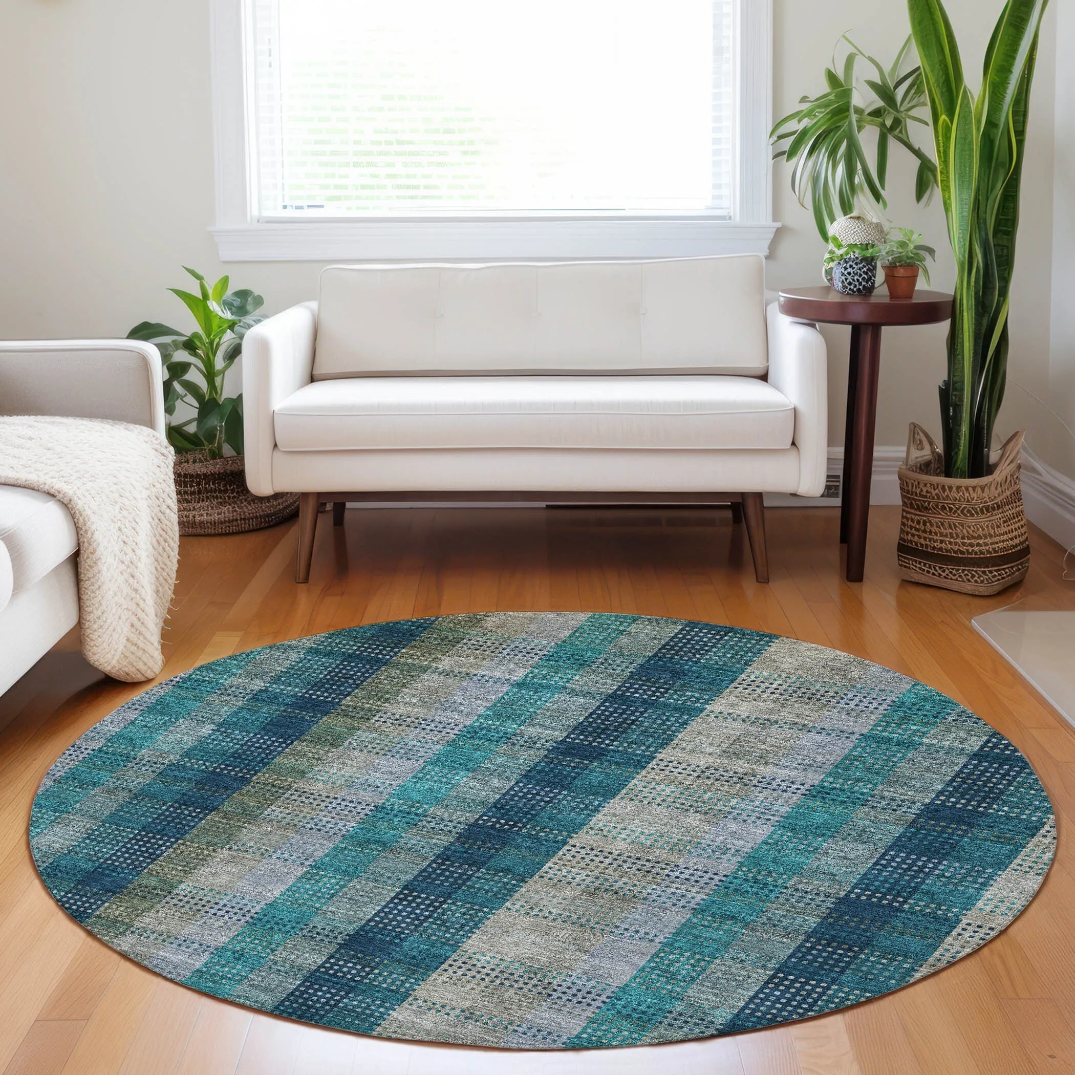 Machine Washable Indoor/ Outdoor Modern Plaid Chantille Rug