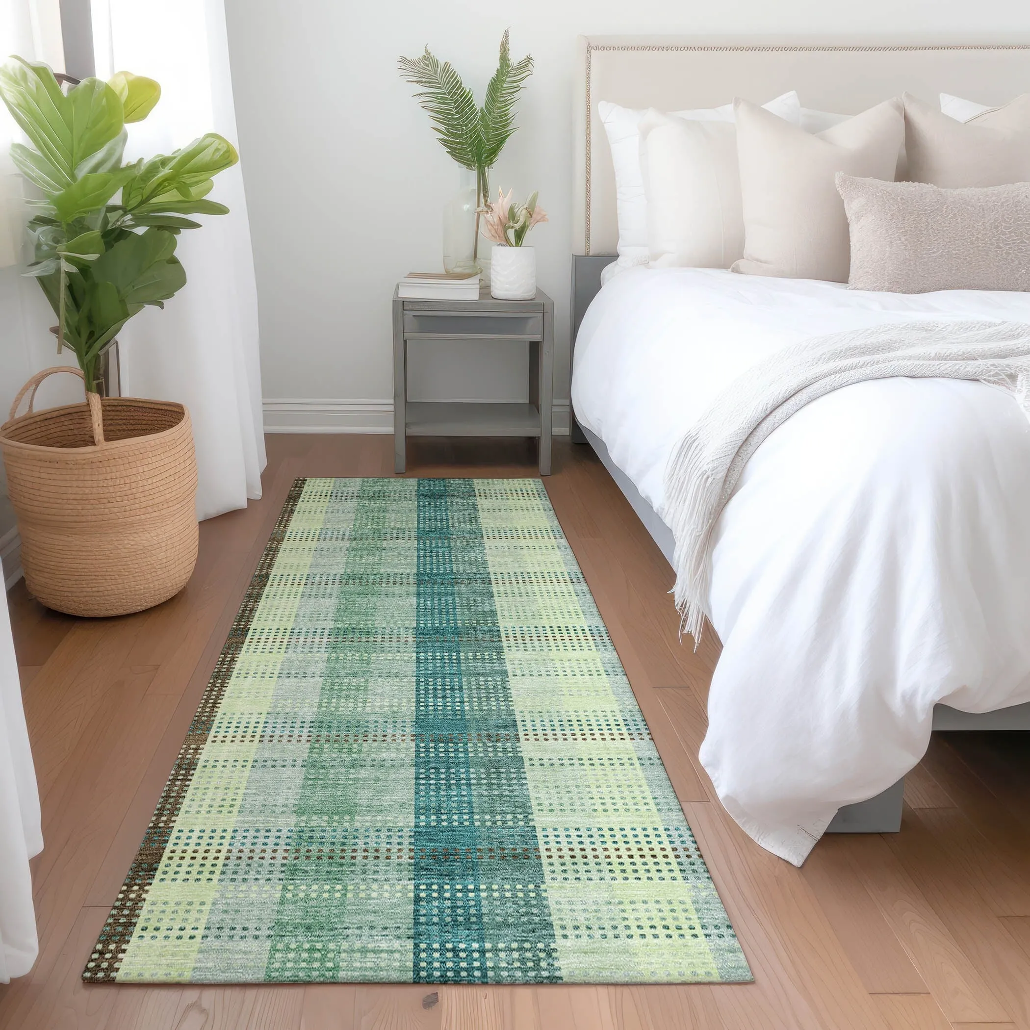 Machine Washable Indoor/ Outdoor Modern Plaid Chantille Rug