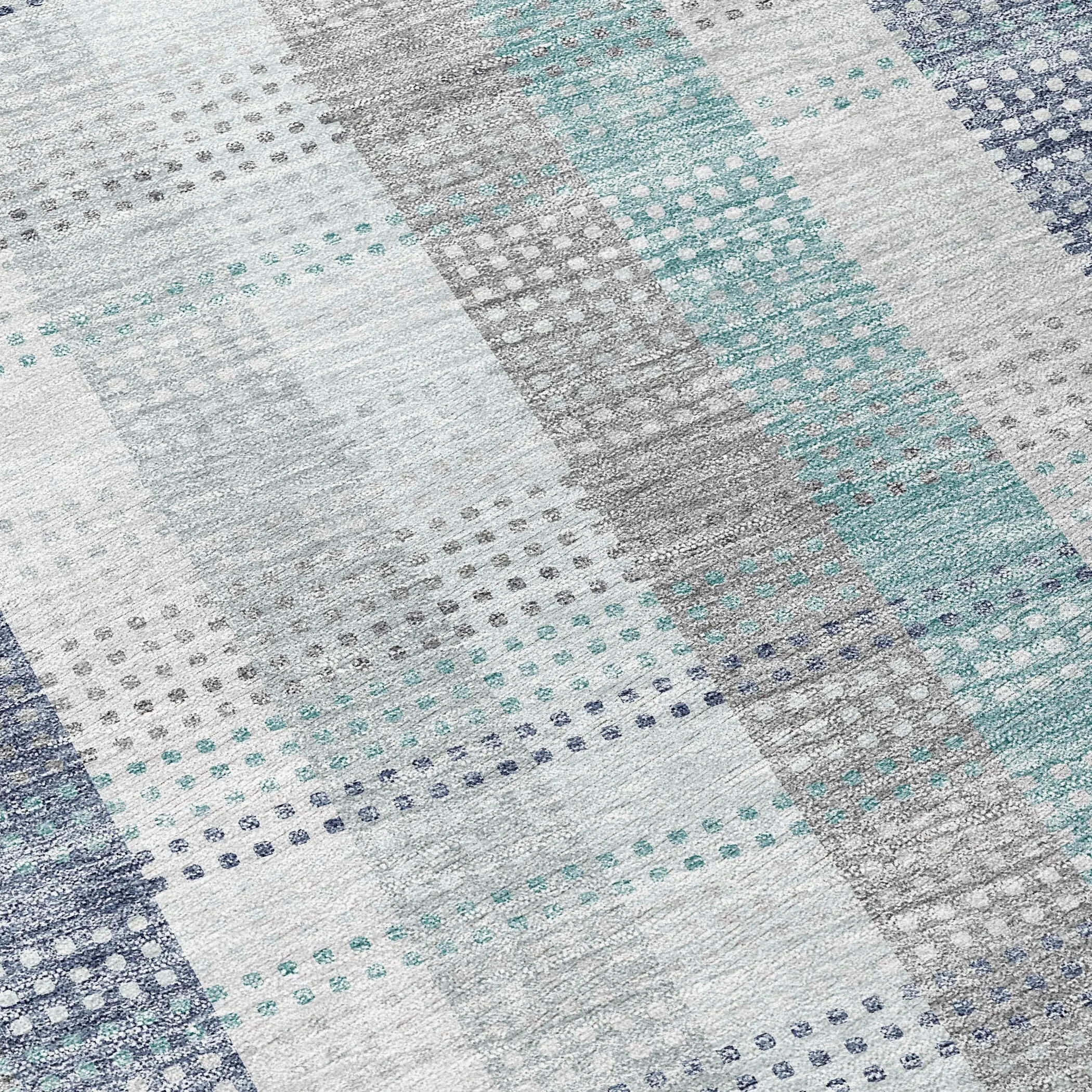 Machine Washable Indoor/ Outdoor Modern Plaid Chantille Rug
