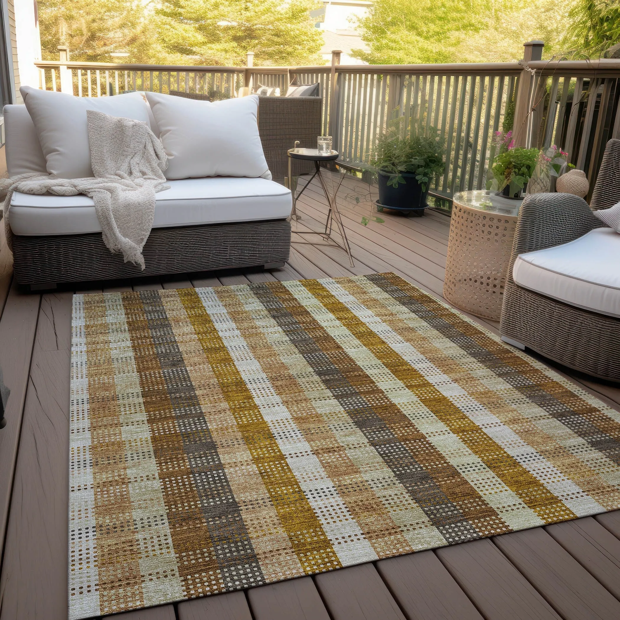 Machine Washable Indoor/ Outdoor Modern Plaid Chantille Rug