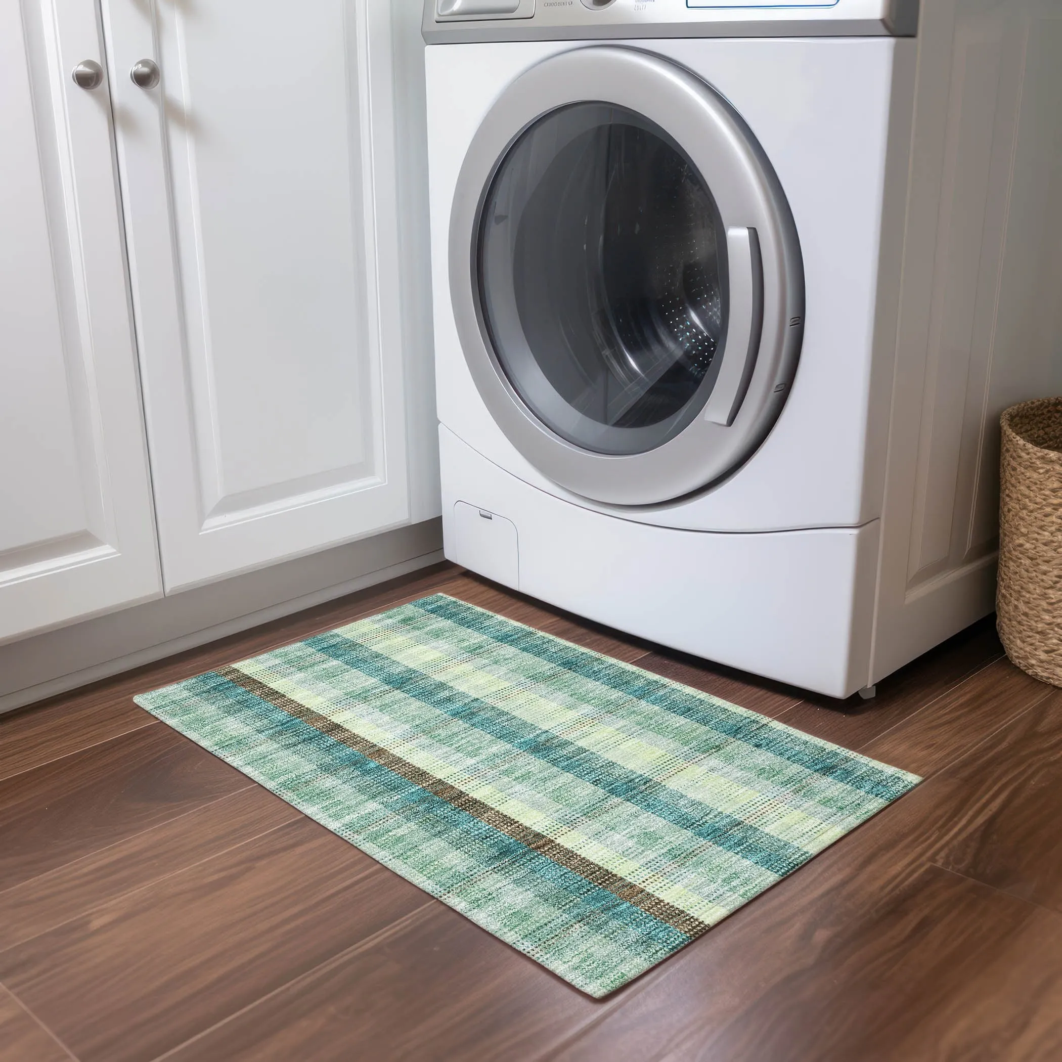 Machine Washable Indoor/ Outdoor Modern Plaid Chantille Rug