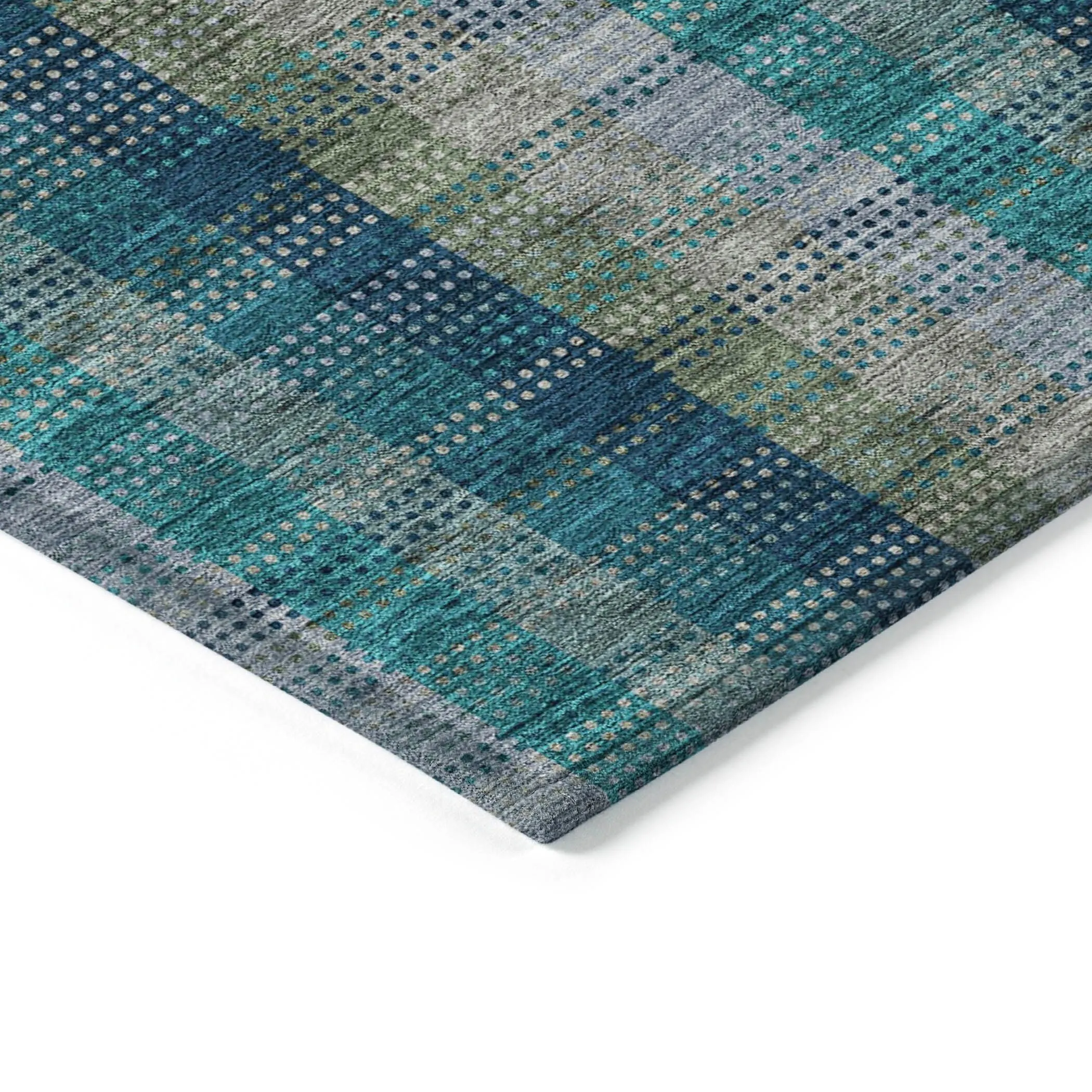 Machine Washable Indoor/ Outdoor Modern Plaid Chantille Rug