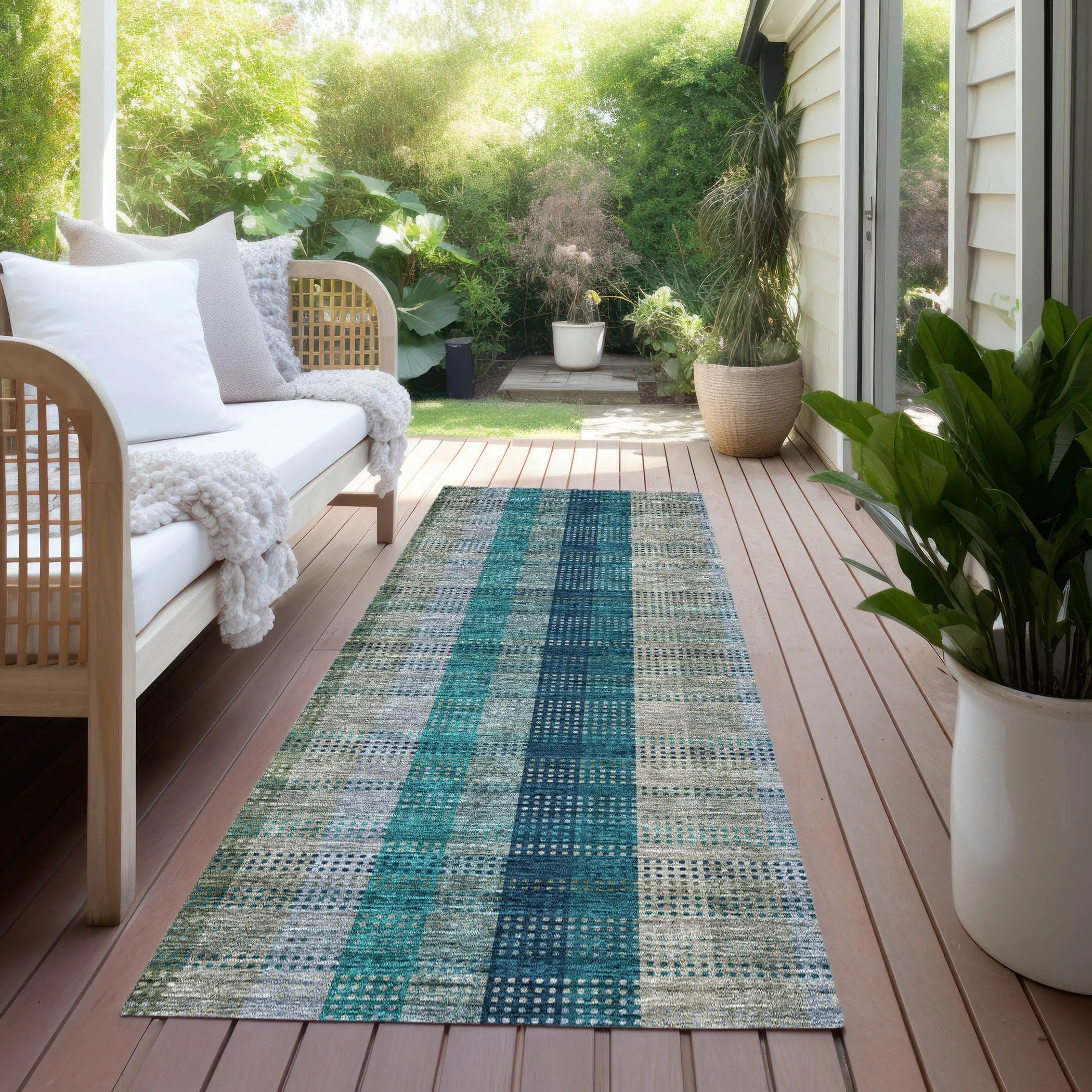 Machine Washable Indoor/ Outdoor Modern Plaid Chantille Rug