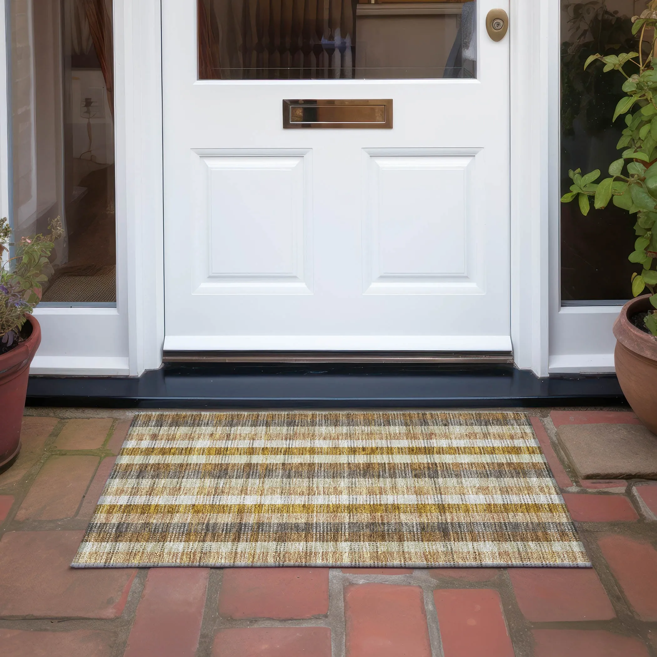Machine Washable Indoor/ Outdoor Modern Plaid Chantille Rug