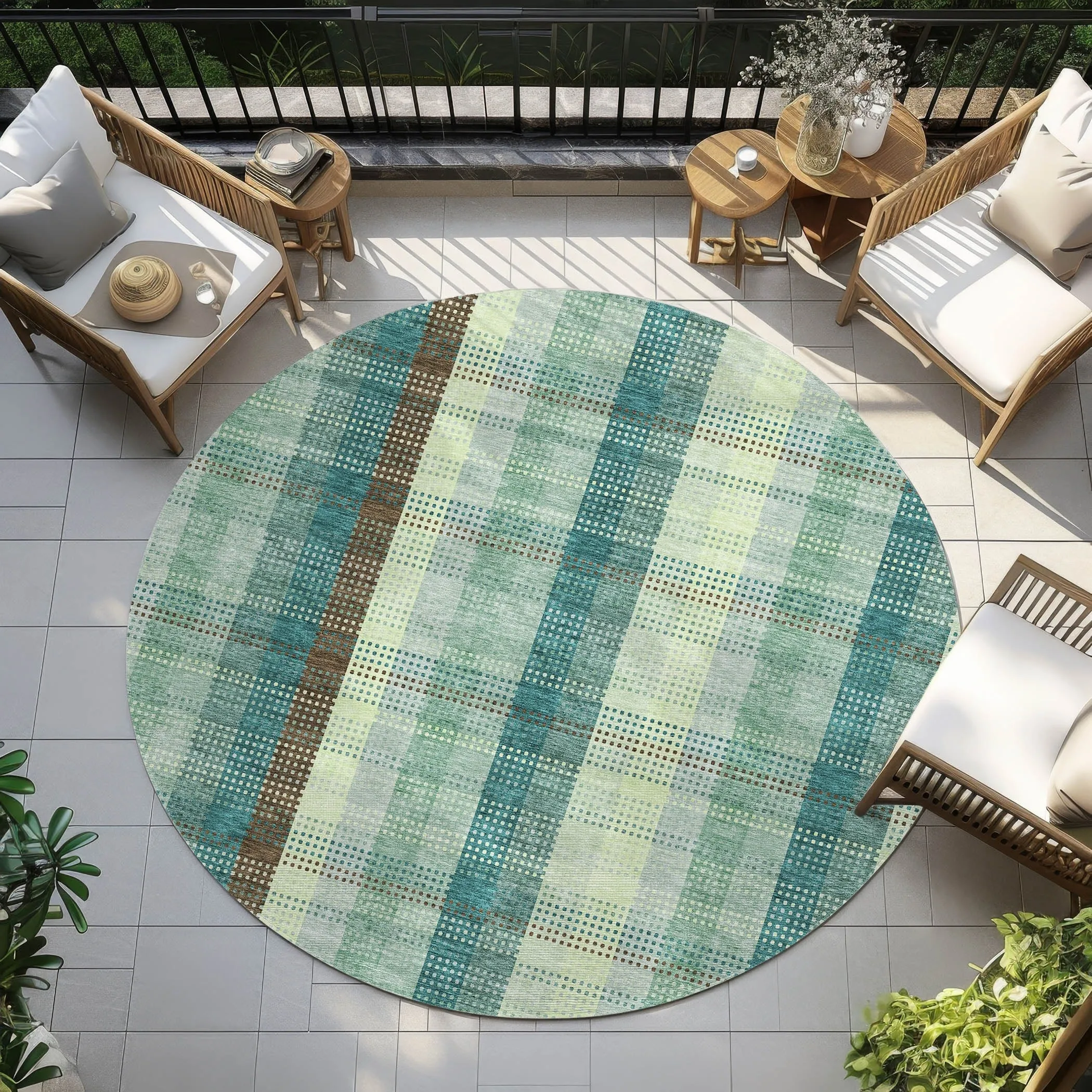 Machine Washable Indoor/ Outdoor Modern Plaid Chantille Rug