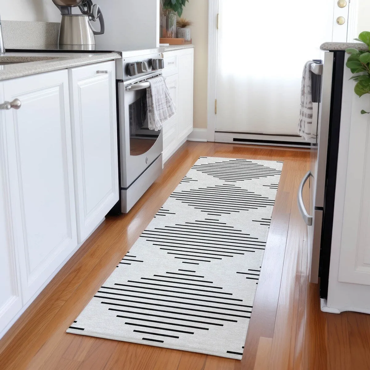 Machine Washable Indoor/ Outdoor Modern Stripe Chantille Rug