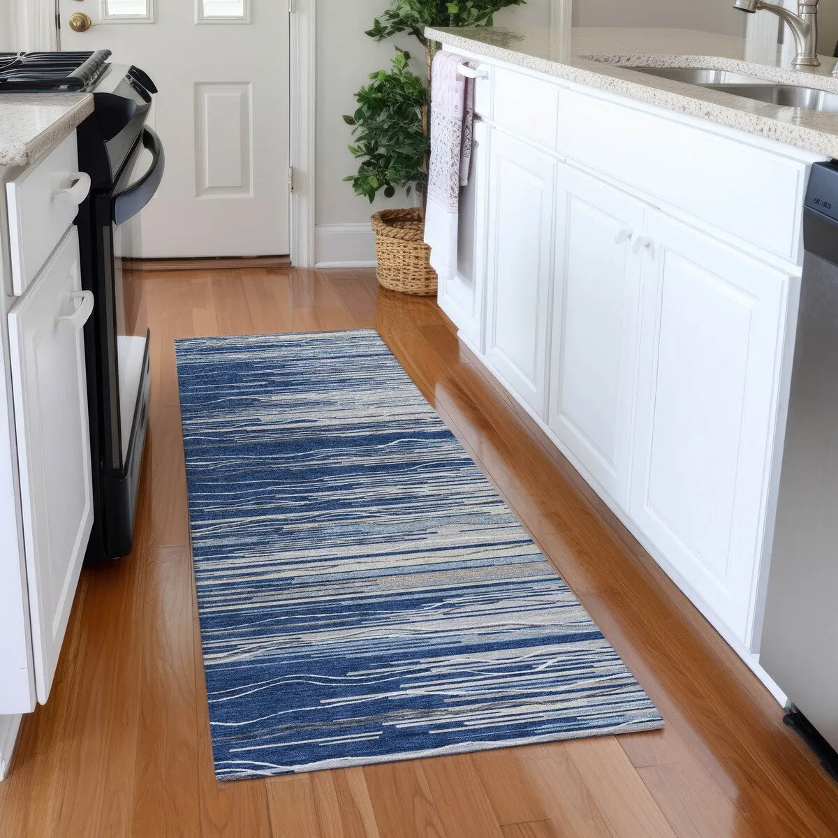 Machine Washable Indoor/ Outdoor Modern Stripe Chantille Rug