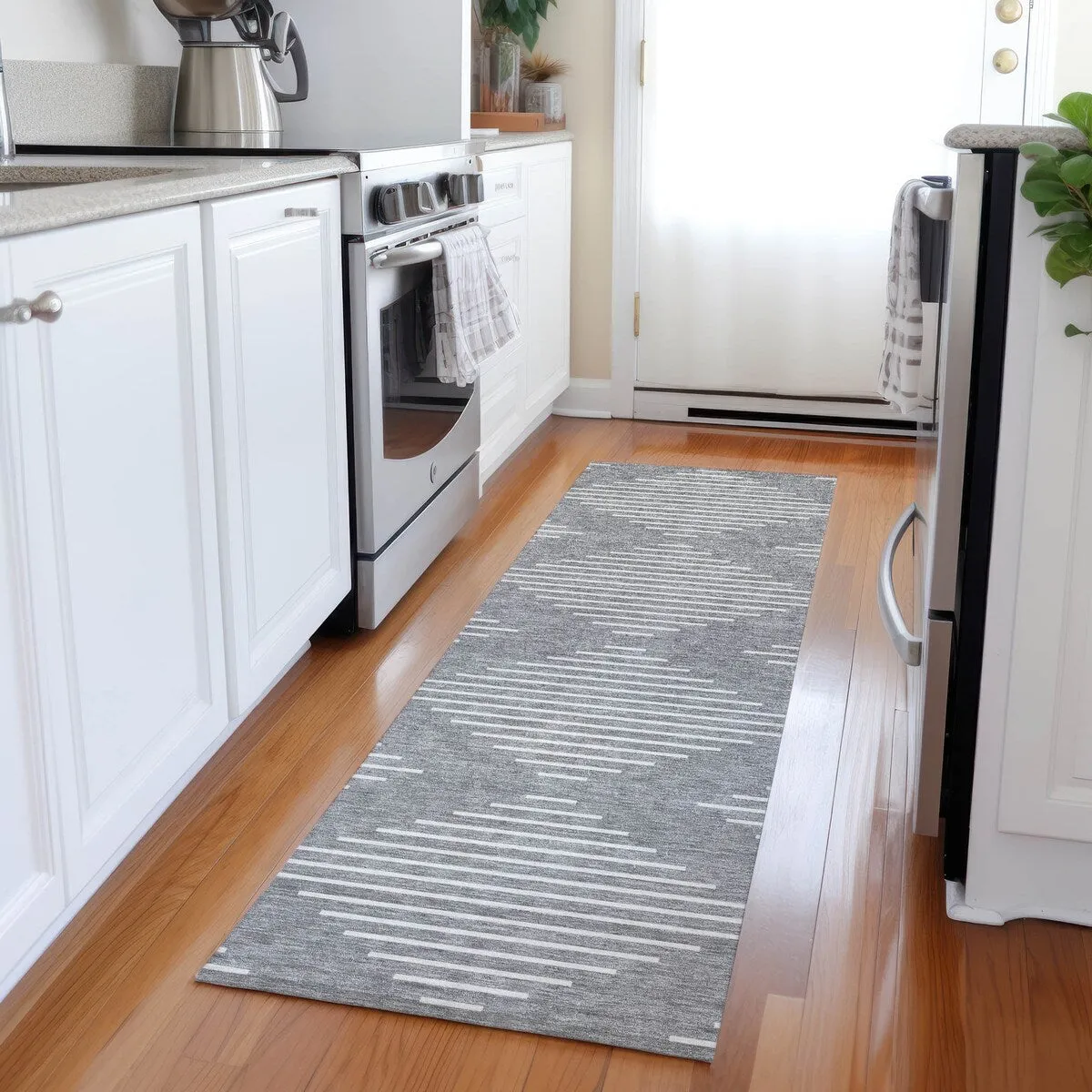 Machine Washable Indoor/ Outdoor Modern Stripe Chantille Rug