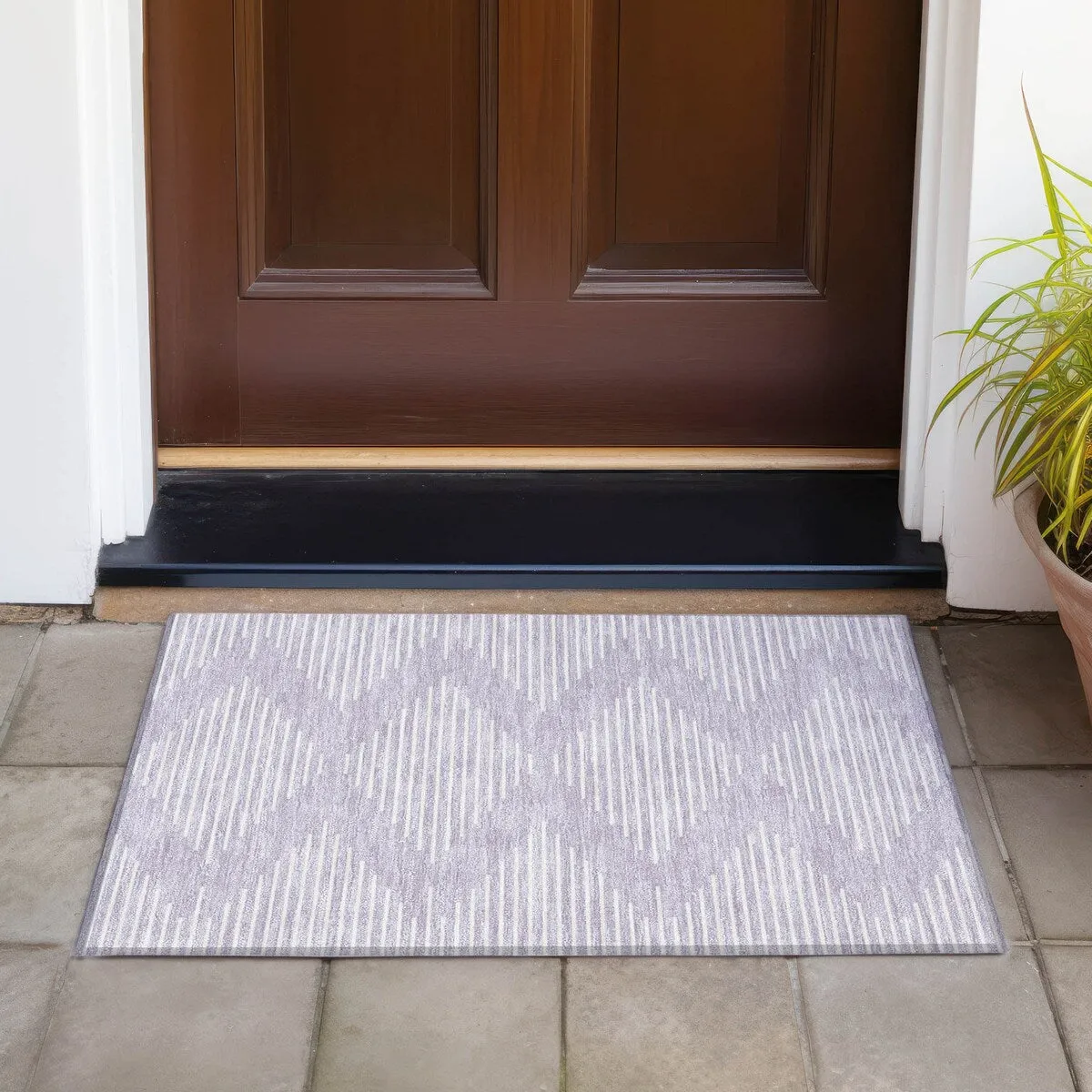 Machine Washable Indoor/ Outdoor Modern Stripe Chantille Rug