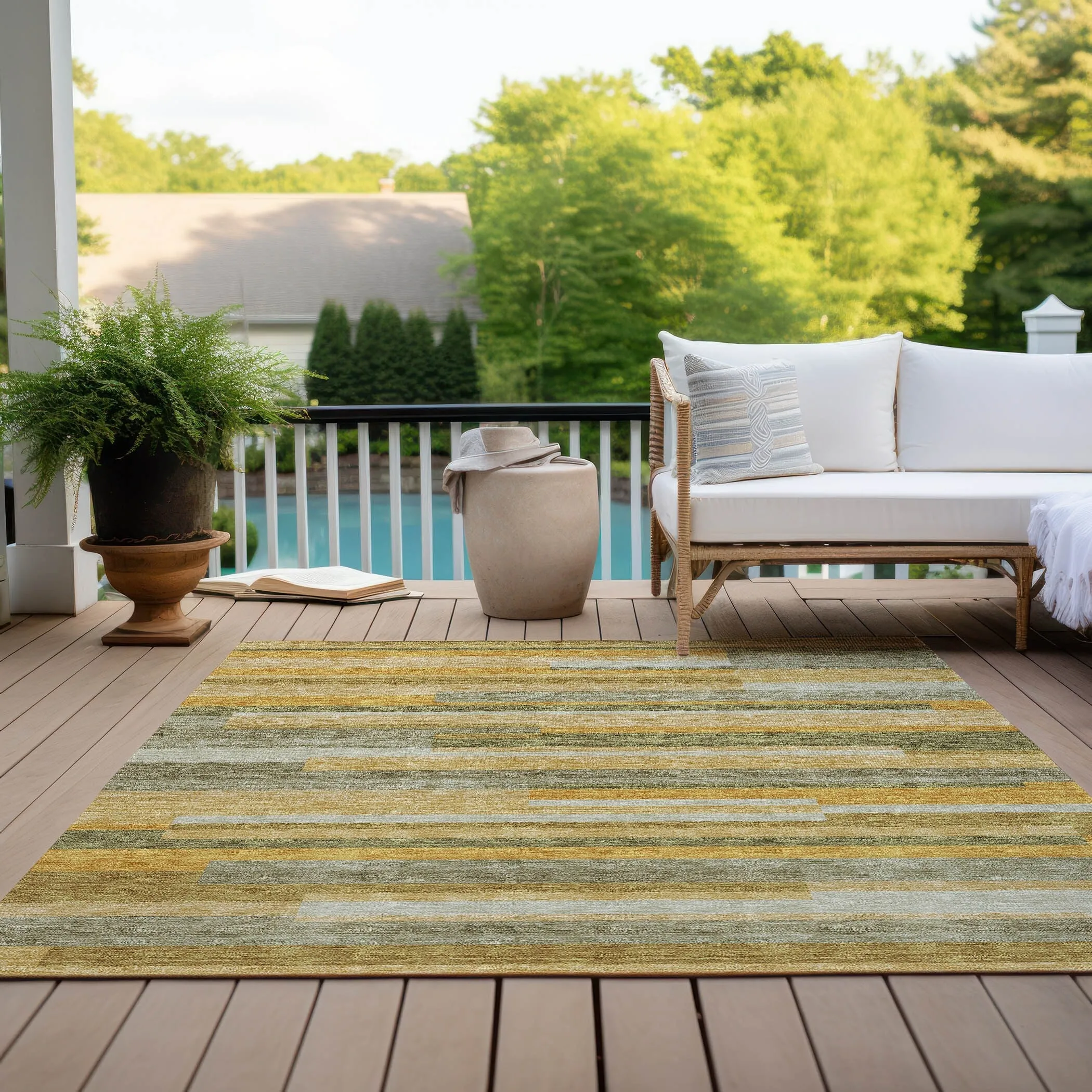 Machine Washable Indoor/ Outdoor Modern Stripes Chantille Rug