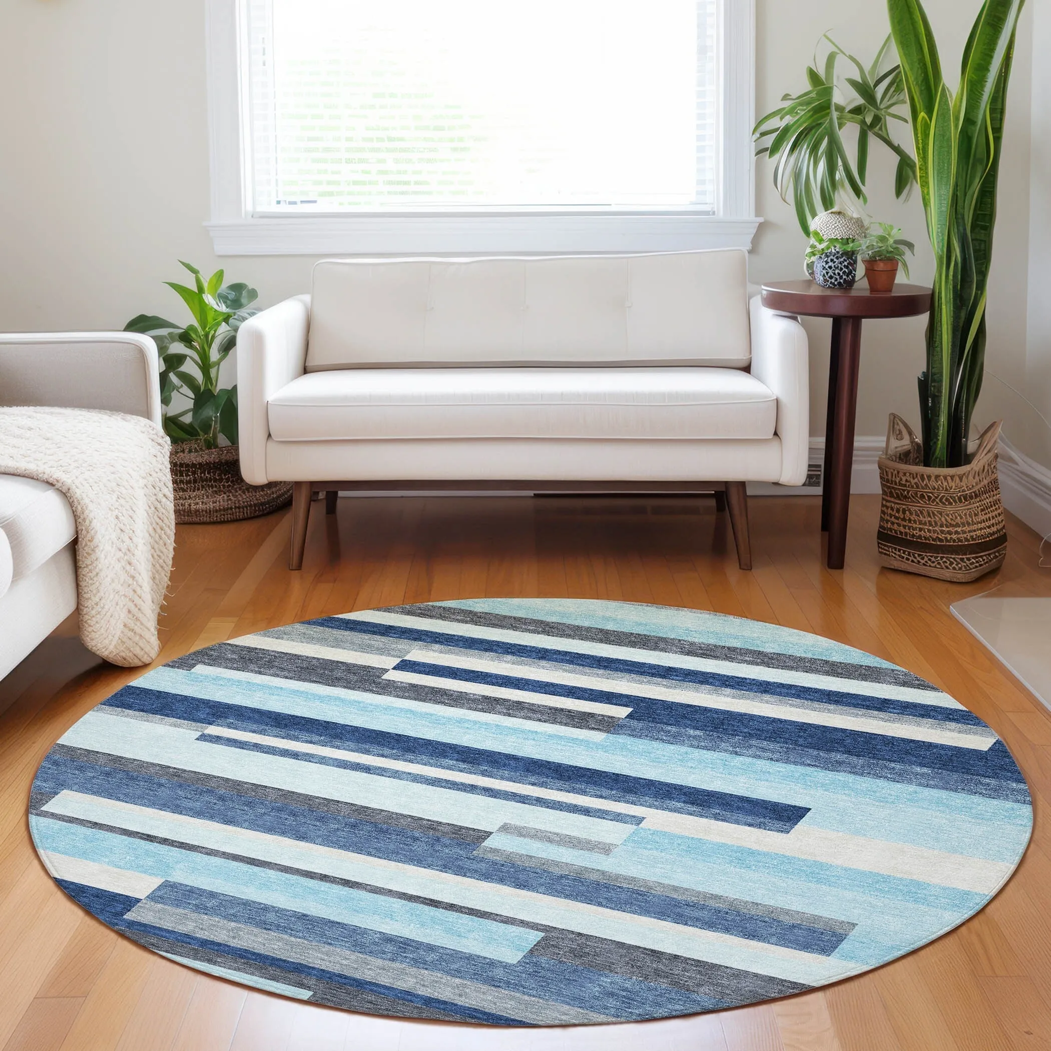 Machine Washable Indoor/ Outdoor Modern Stripes Chantille Rug