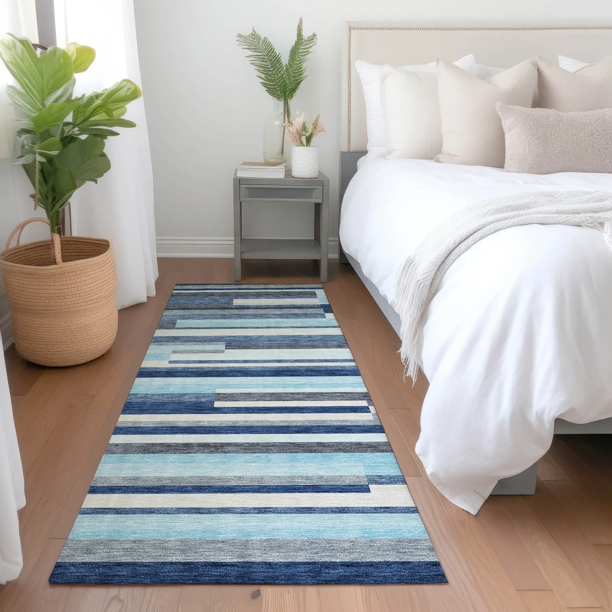 Machine Washable Indoor/ Outdoor Modern Stripes Chantille Rug