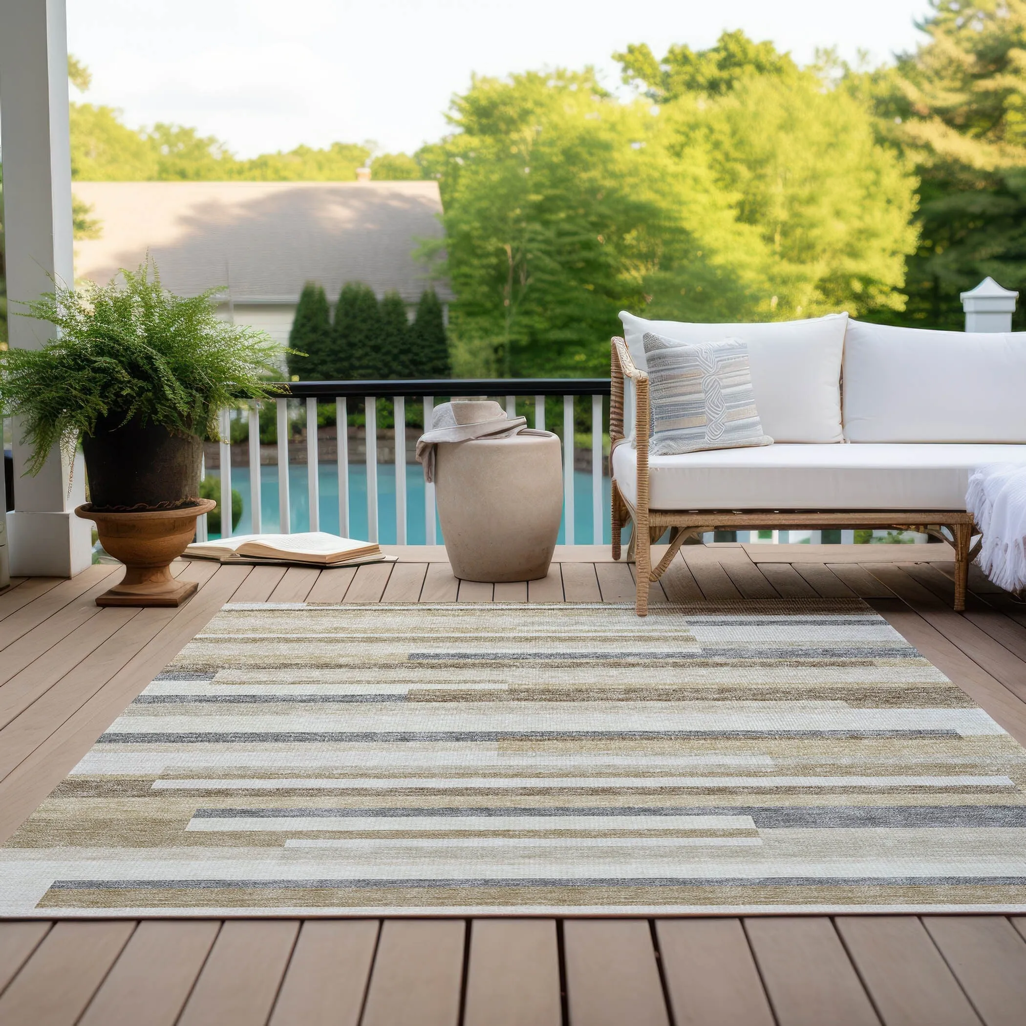 Machine Washable Indoor/ Outdoor Modern Stripes Chantille Rug