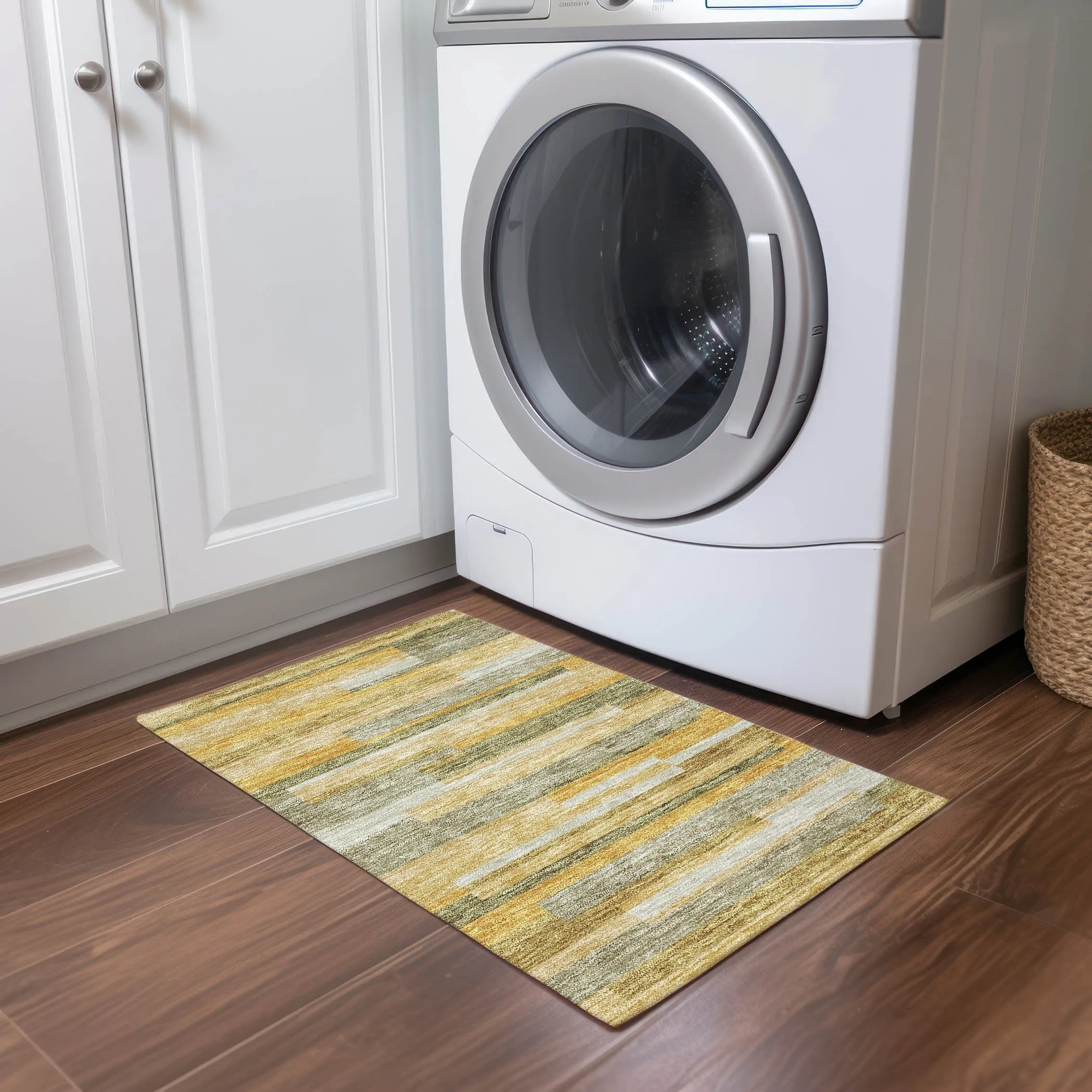 Machine Washable Indoor/ Outdoor Modern Stripes Chantille Rug