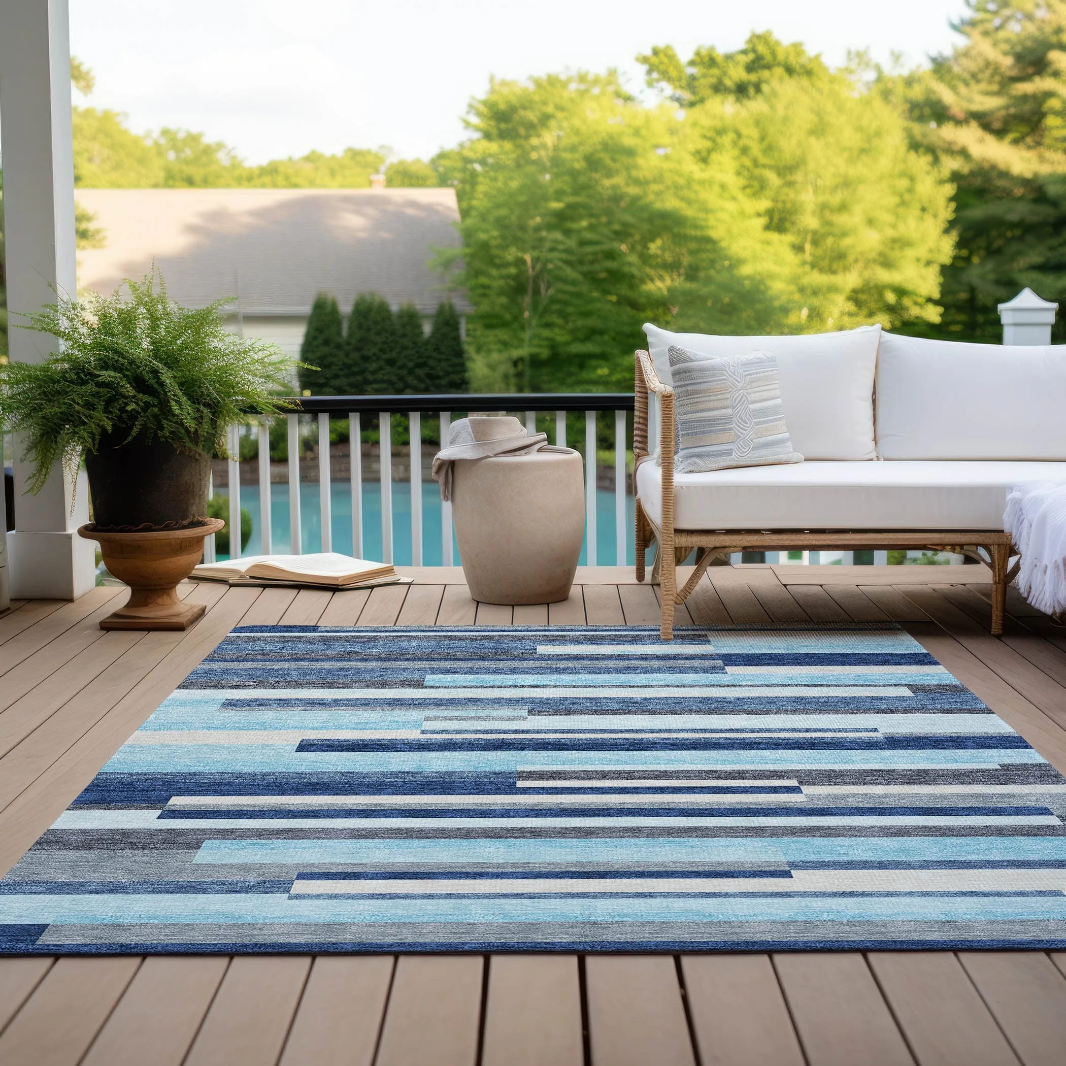 Machine Washable Indoor/ Outdoor Modern Stripes Chantille Rug