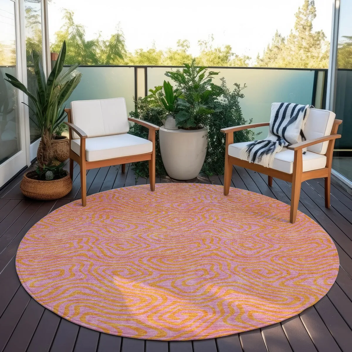 Machine Washable Indoor/ Outdoor Modern Trance Chantille Rug
