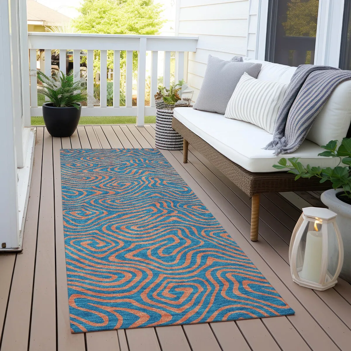 Machine Washable Indoor/ Outdoor Modern Trance Chantille Rug
