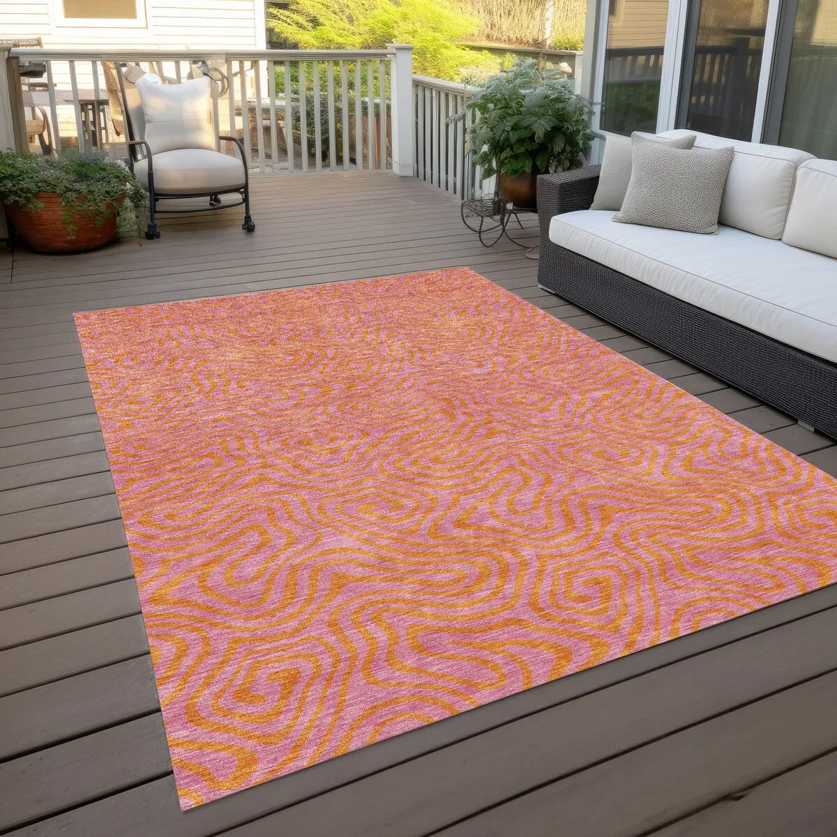Machine Washable Indoor/ Outdoor Modern Trance Chantille Rug