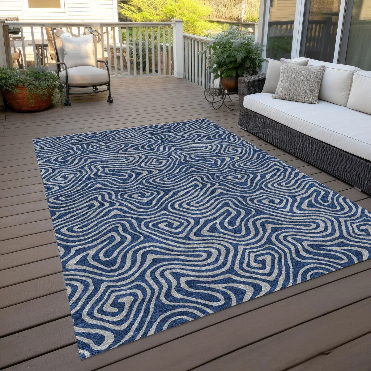 Machine Washable Indoor/ Outdoor Modern Trance Chantille Rug