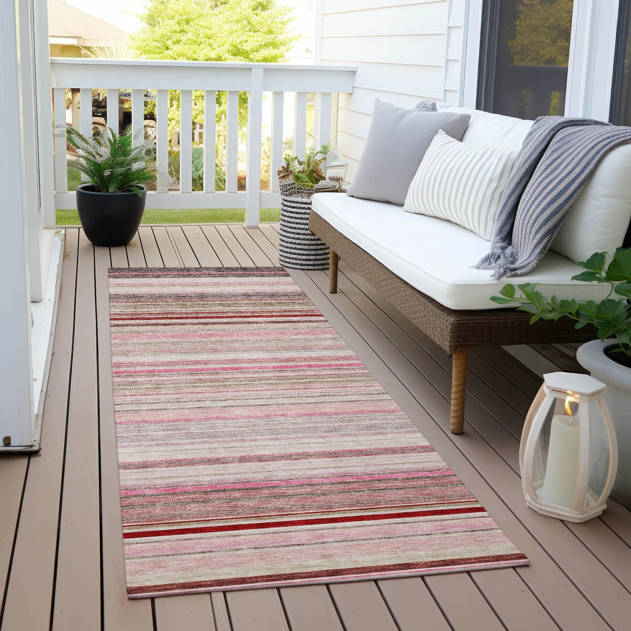 Machine Washable Indoor/ Outdoor Ombre Stripes Chantille Rug