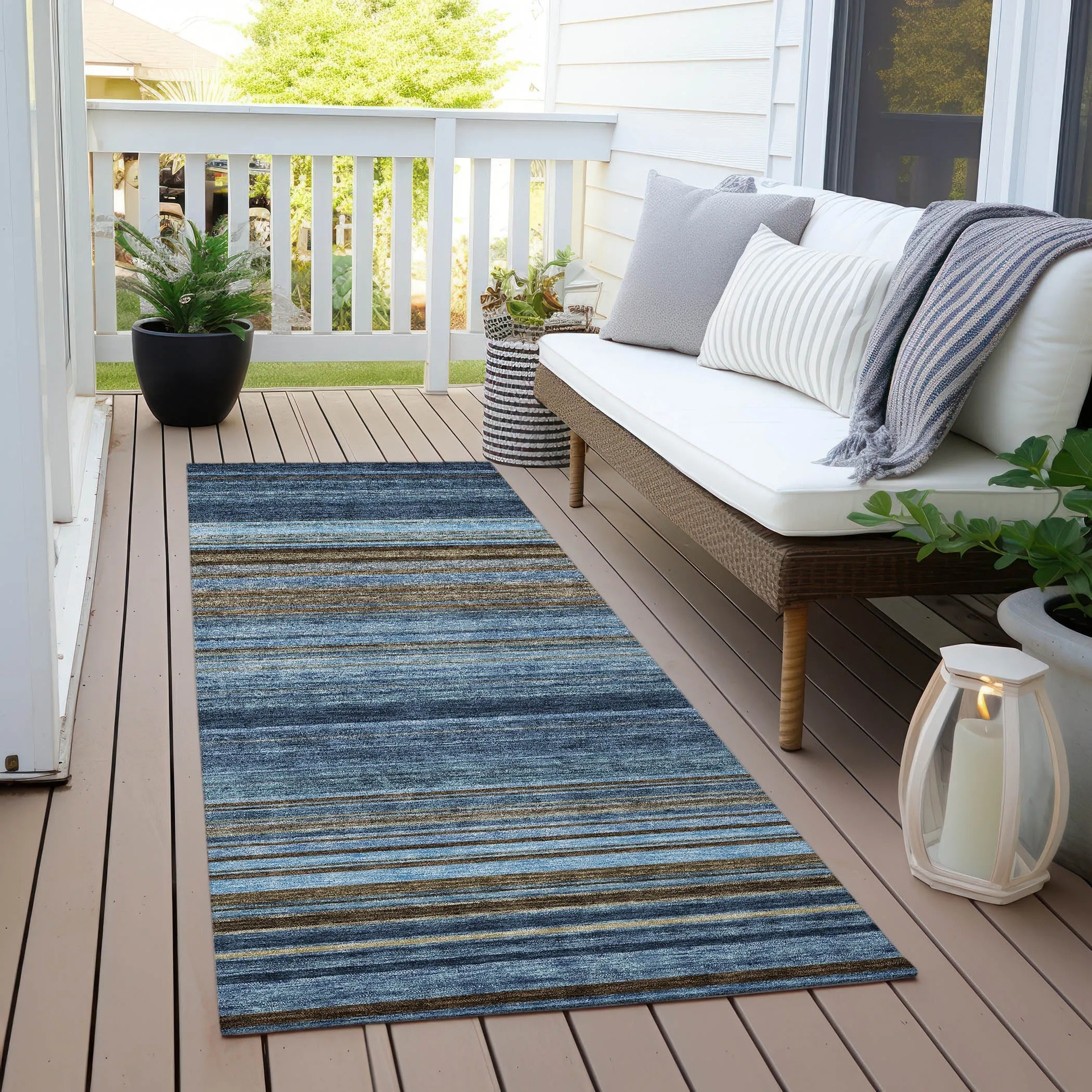 Machine Washable Indoor/ Outdoor Ombre Stripes Chantille Rug