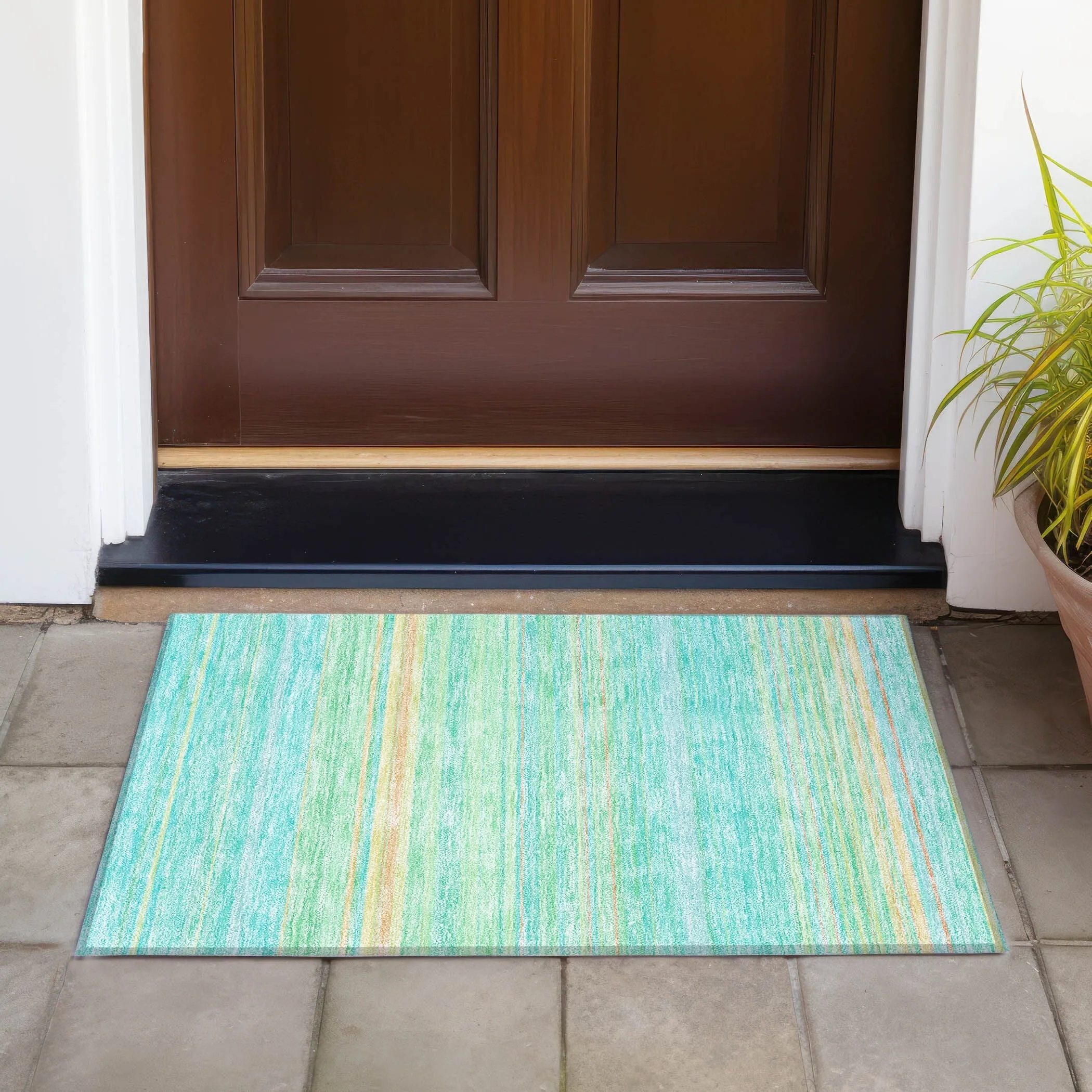 Machine Washable Indoor/ Outdoor Ombre Stripes Chantille Rug