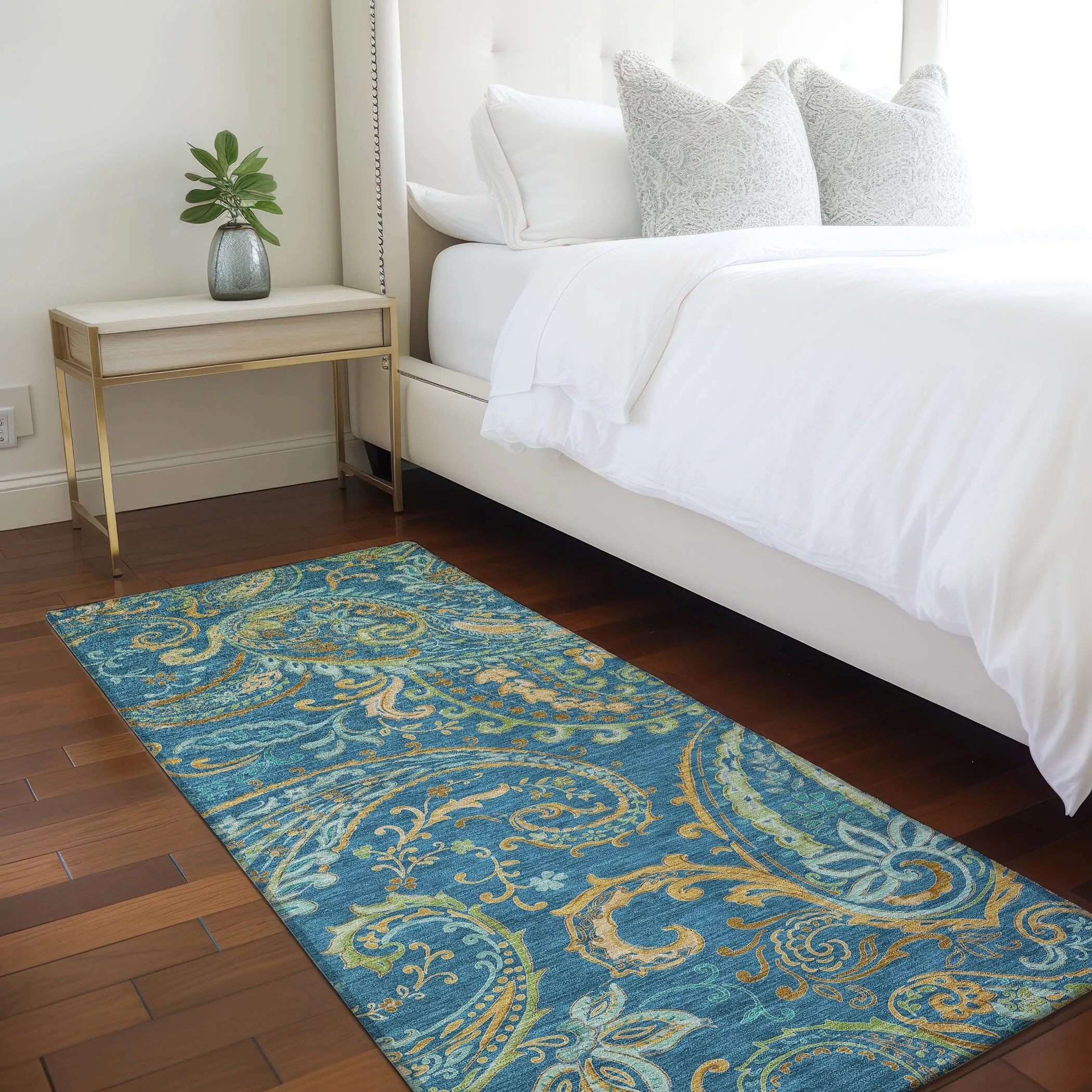 Machine Washable Indoor/ Outdoor Paisley Chantille Rug