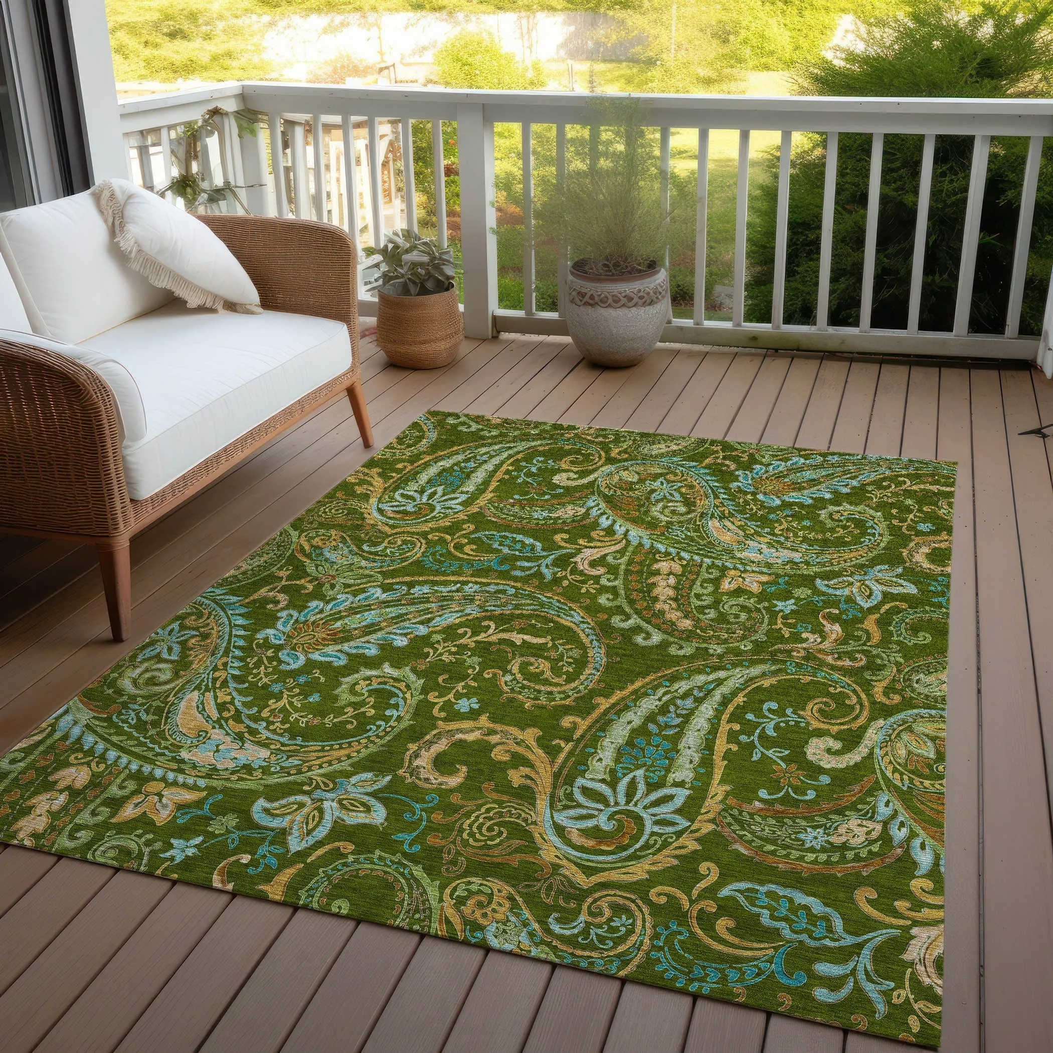 Machine Washable Indoor/ Outdoor Paisley Chantille Rug