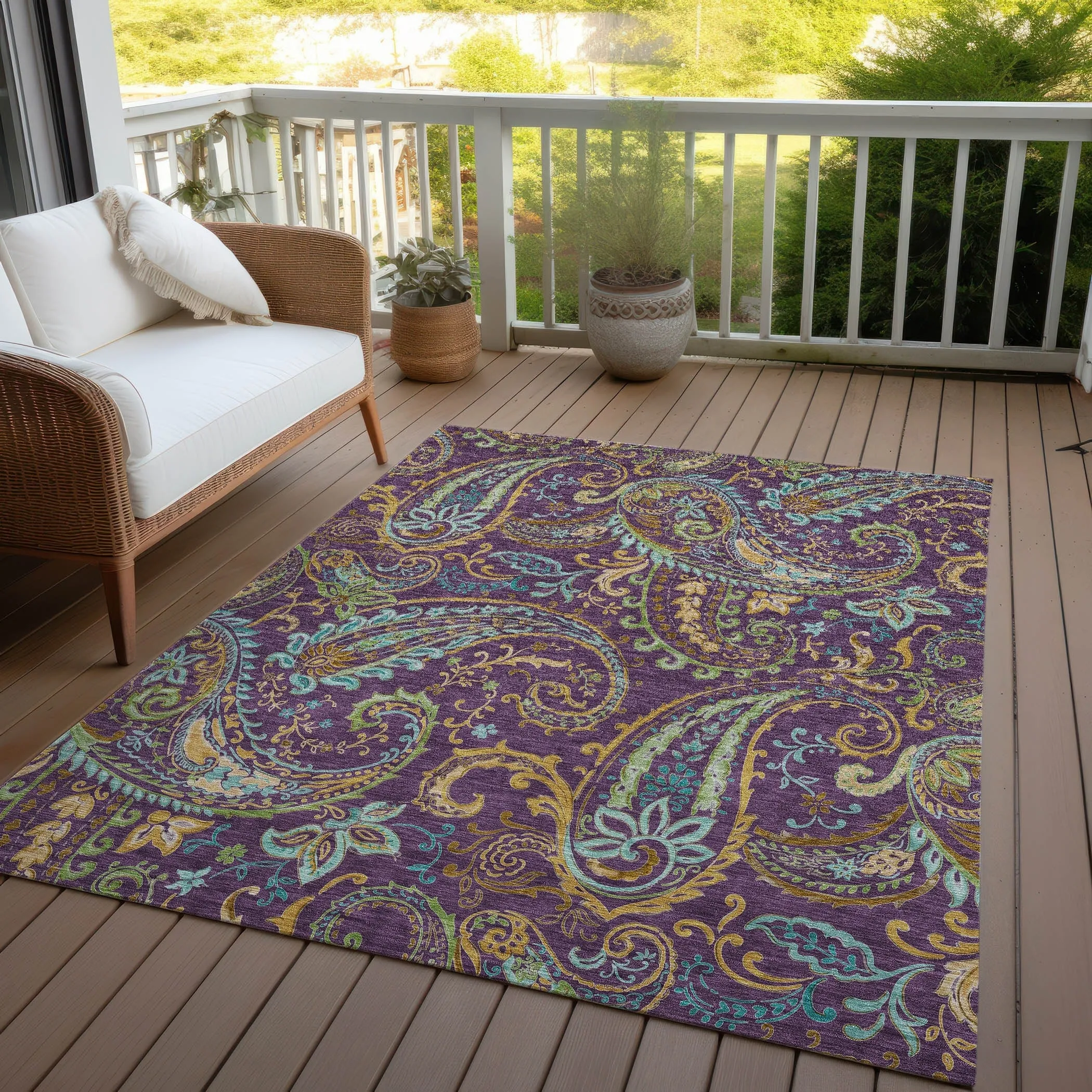 Machine Washable Indoor/ Outdoor Paisley Chantille Rug