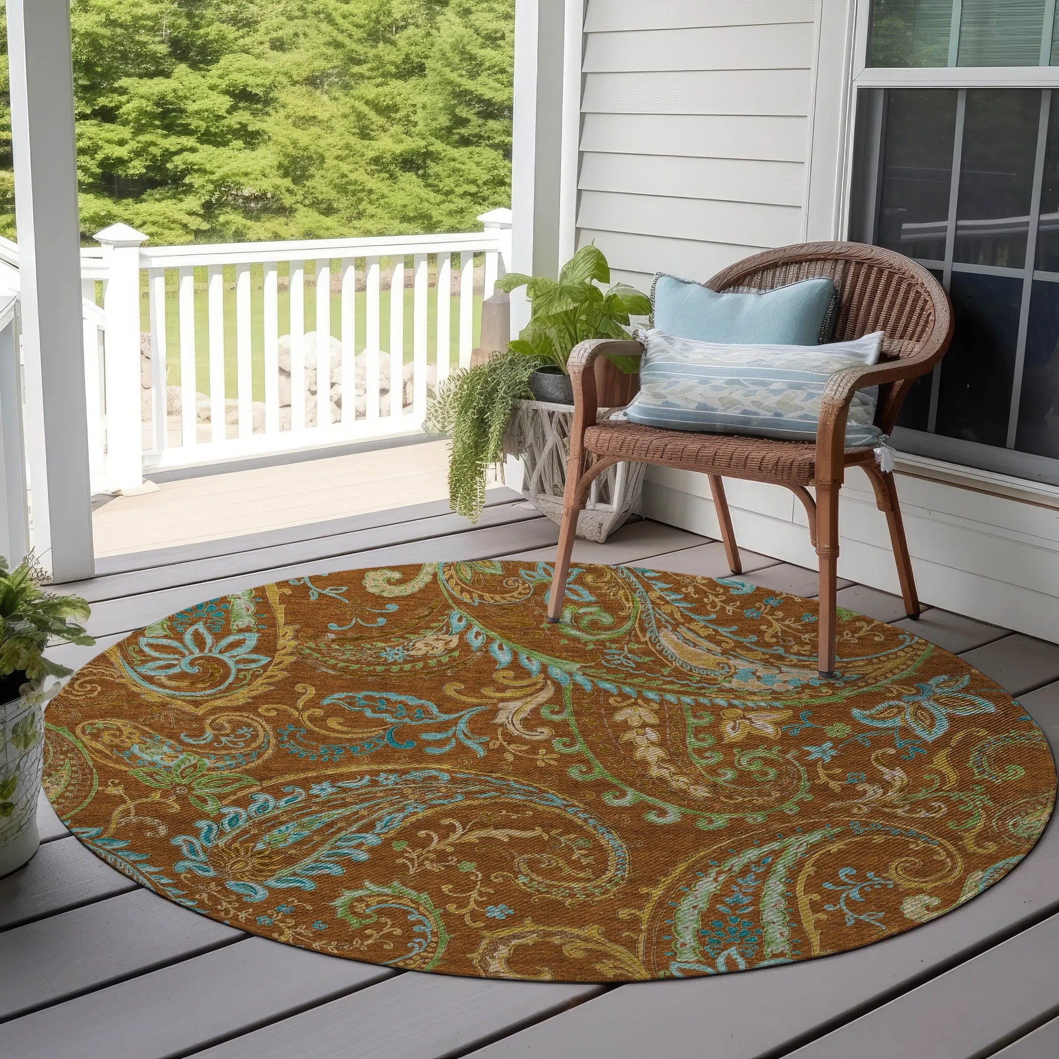 Machine Washable Indoor/ Outdoor Paisley Chantille Rug