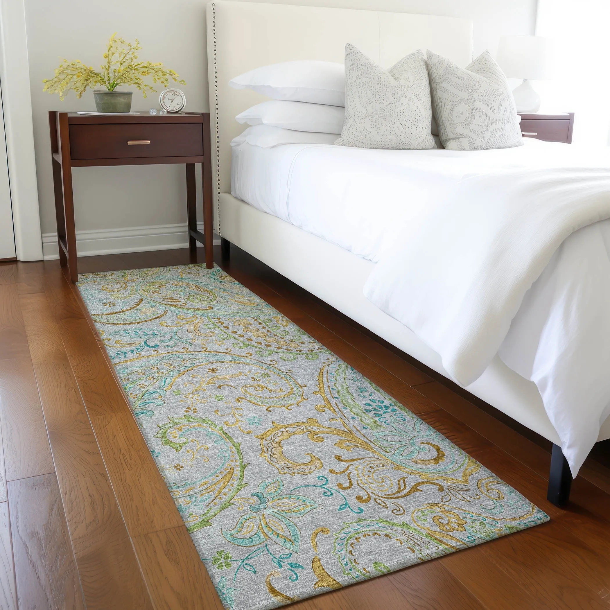 Machine Washable Indoor/ Outdoor Paisley Chantille Rug
