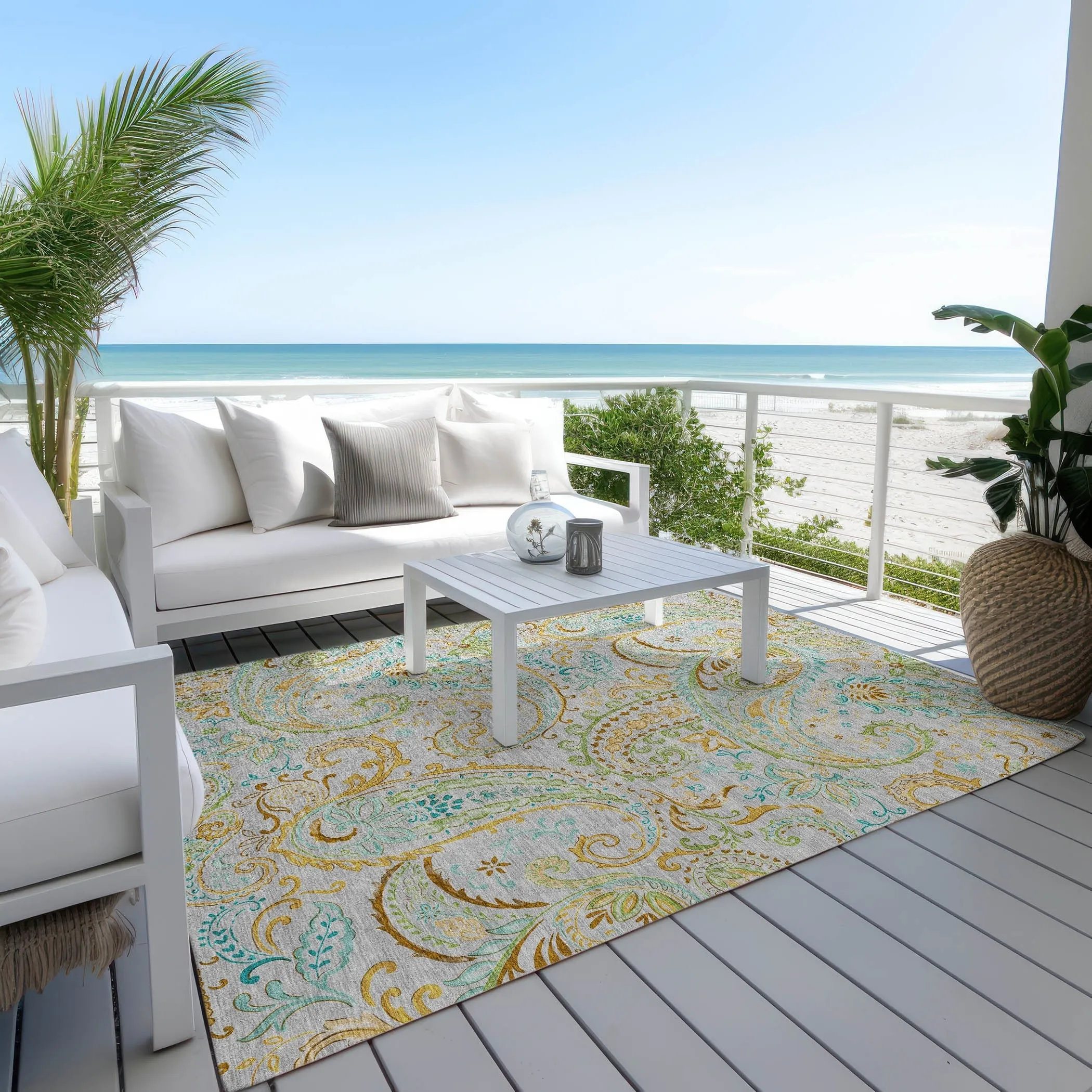 Machine Washable Indoor/ Outdoor Paisley Chantille Rug