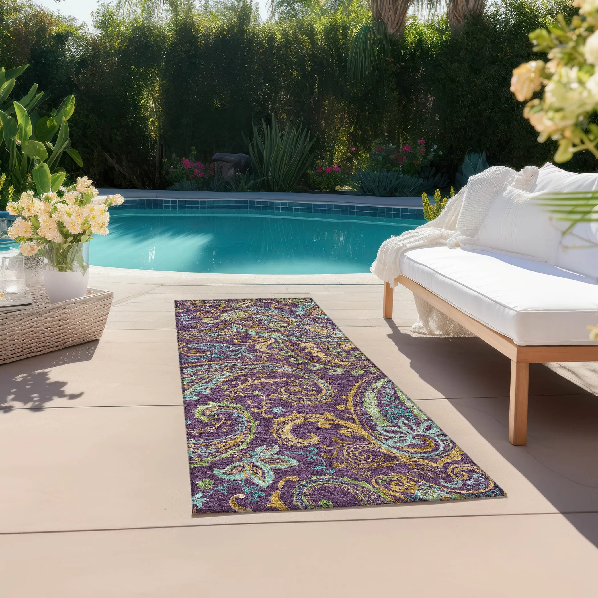 Machine Washable Indoor/ Outdoor Paisley Chantille Rug